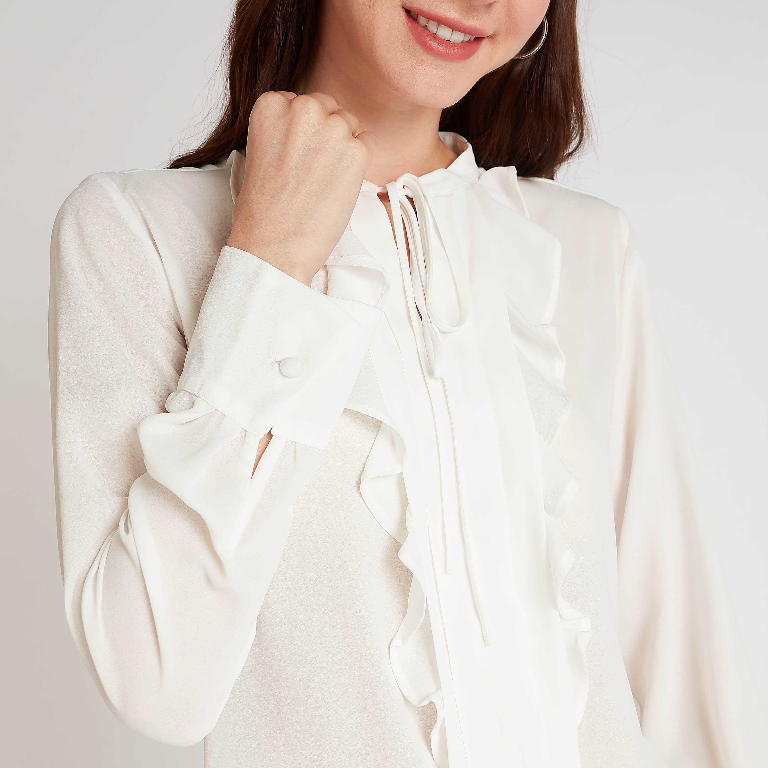 بلوزة مستدامة بربطة عنق وأكمام طويلة و تفاصيل كشكش-women-clothing-shirtsandblouses-blouses-image-5