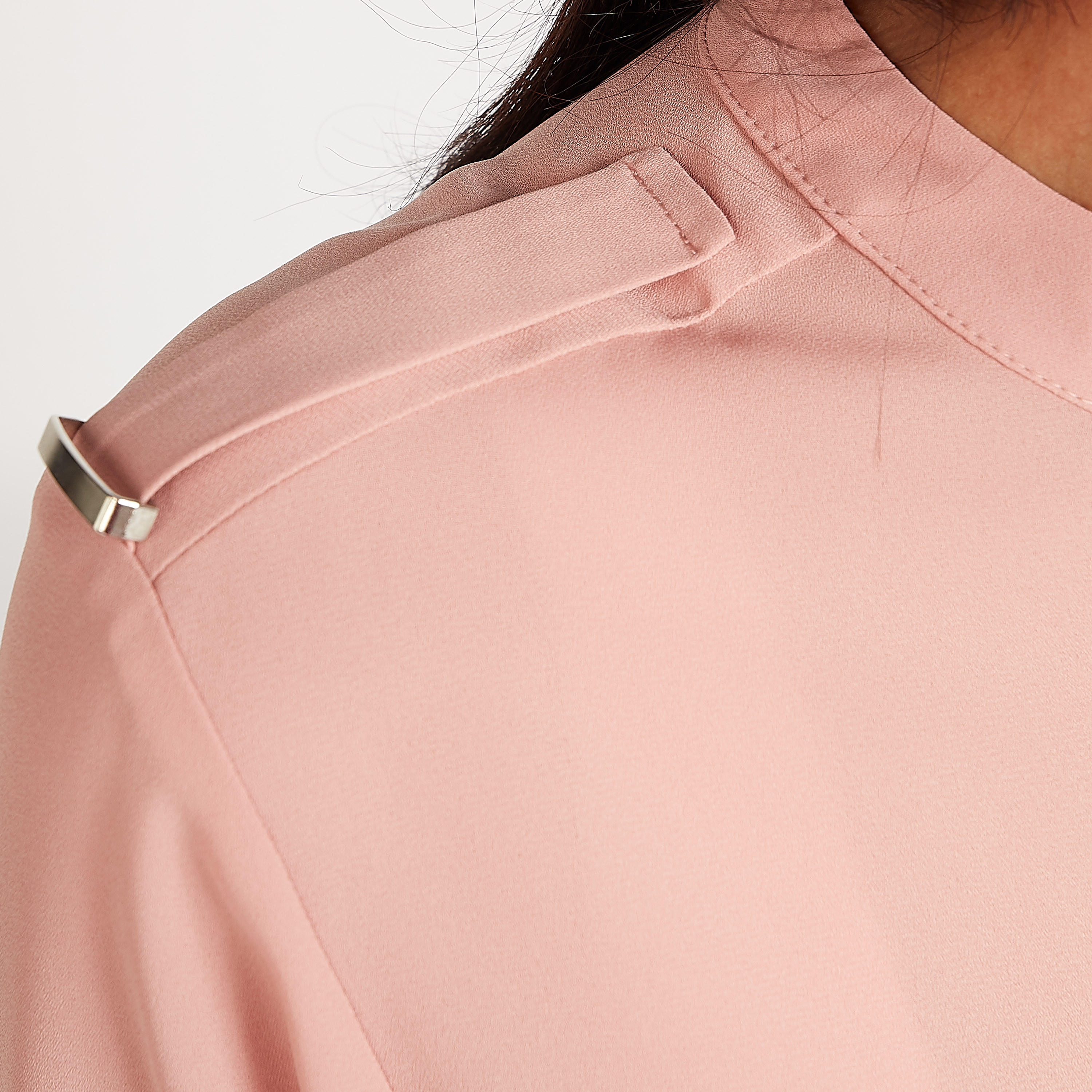 بلوزة مستدامة سادة بياقة ماندارين وأكمام طويلة-women-clothing-shirtsandblouses-blouses-image-2