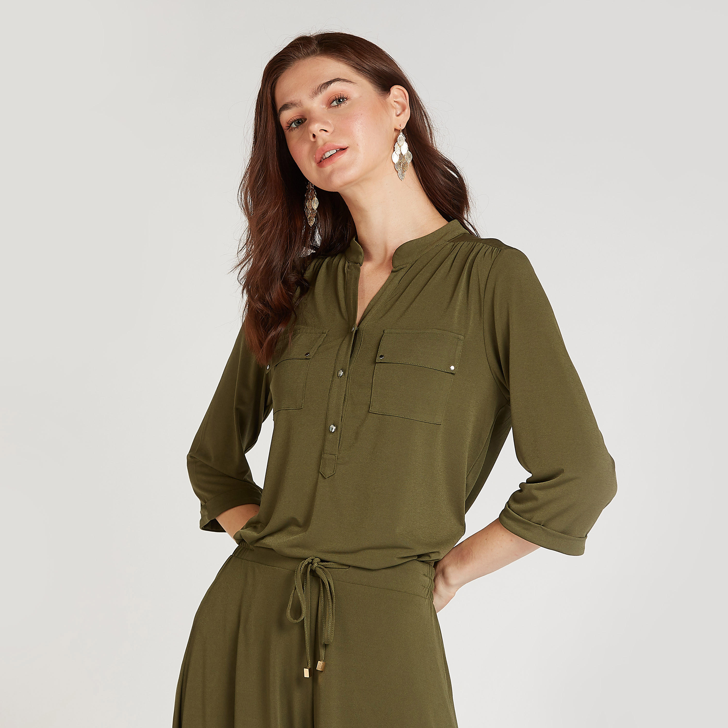 بلوزة مستدامة سادة بأكمام 3/4 وأربطة-women-clothing-shirtsandblouses-blouses-image-4