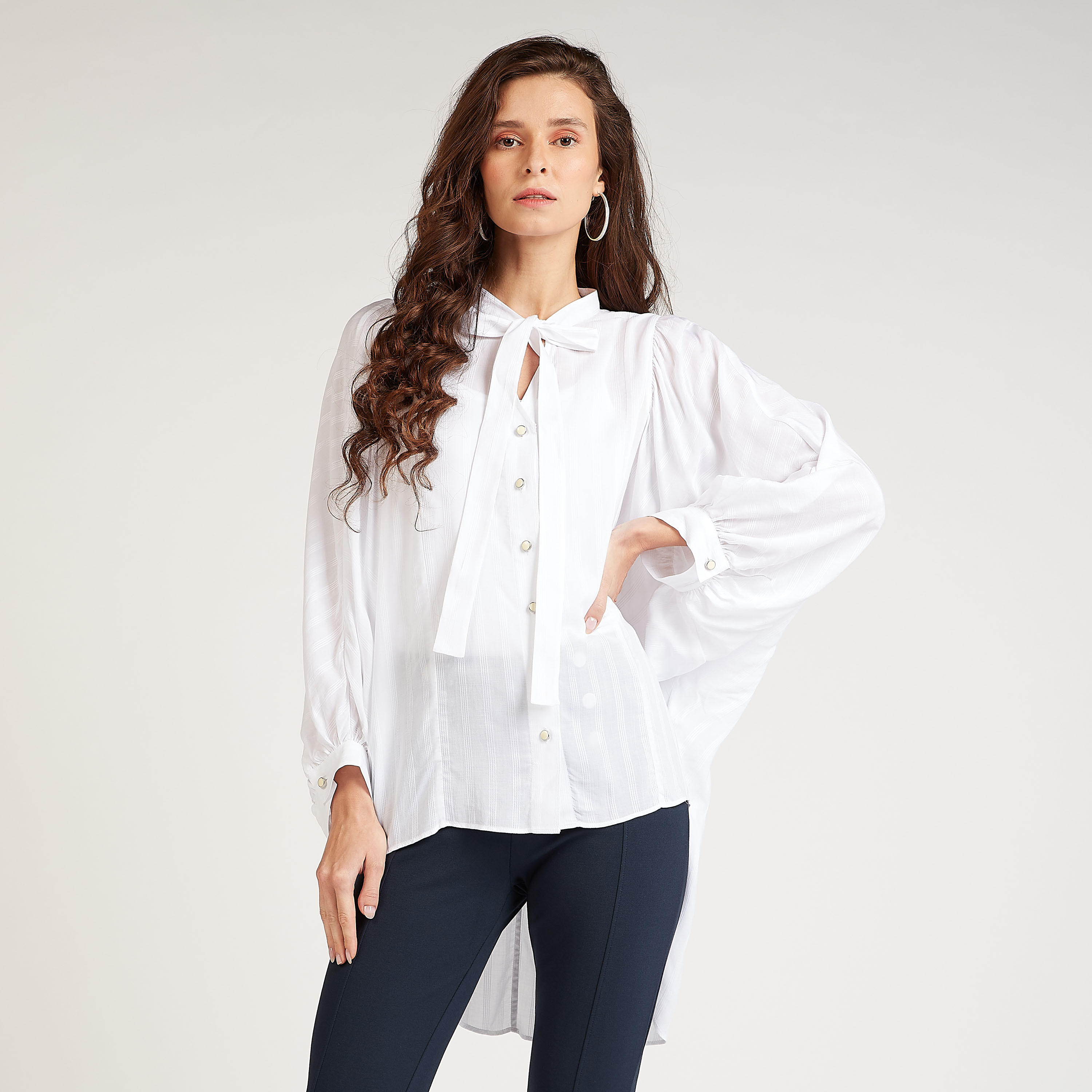 قميص مستدام مرتفع منخفض بربطة عنق وأكمام واسعة-women-clothing-shirtsandblouses-shirts-image-5