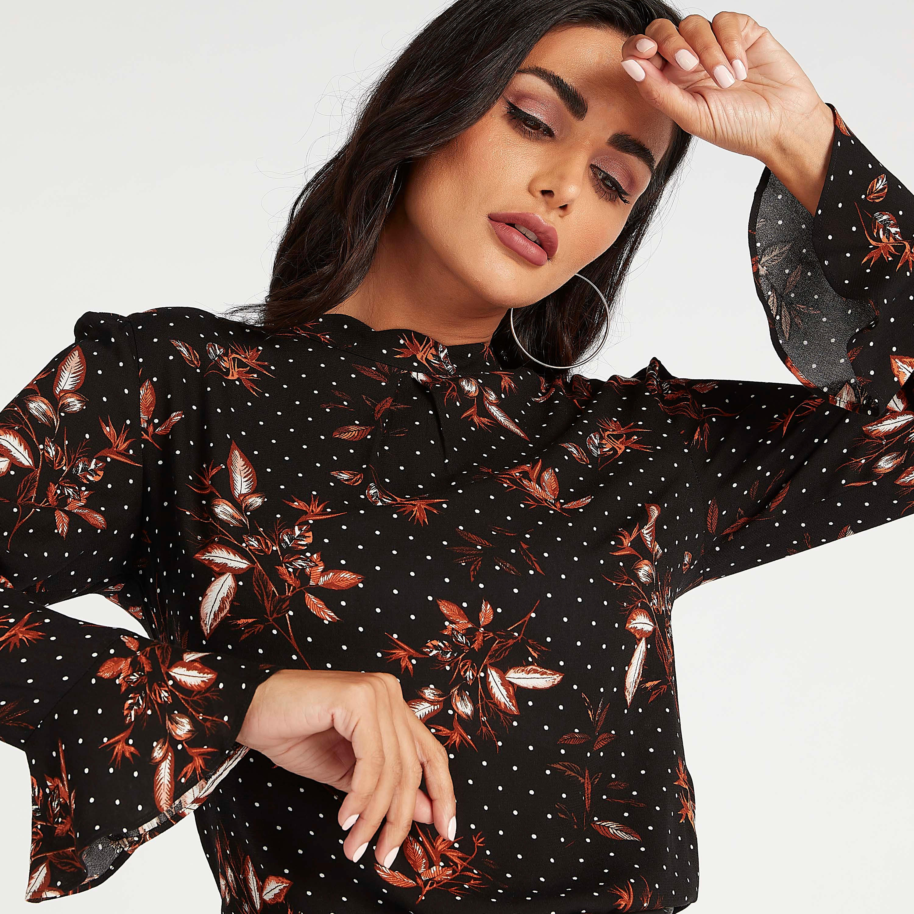 بلوزة بياقة عالية وأكمام واسعة وطبعات أزهار-women-clothing-shirtsandblouses-blouses-image-3