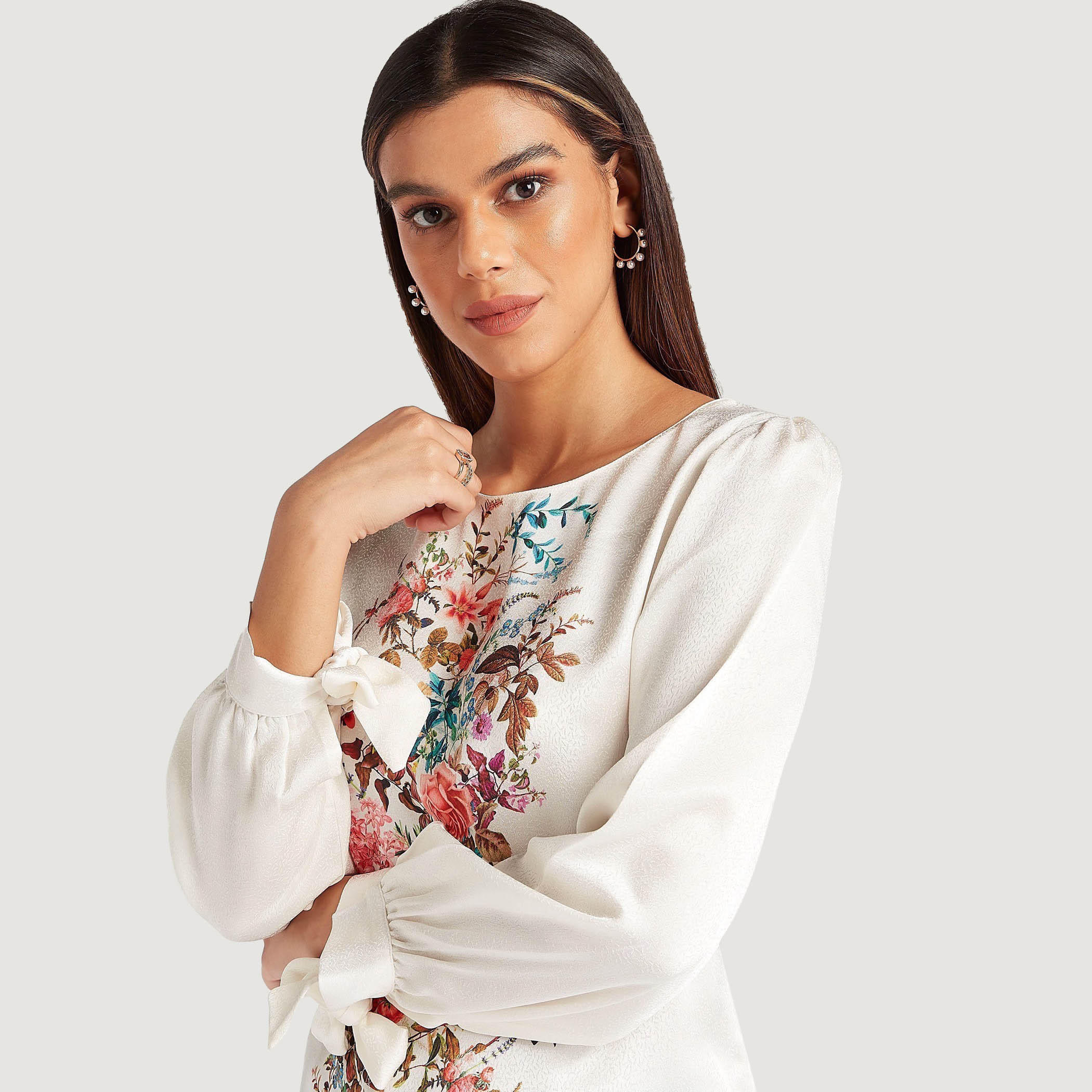 بلوزة بياقة مستديرة وأكمام طويلة وطبعات أزهار-women-clothing-shirtsandblouses-blouses-image-3