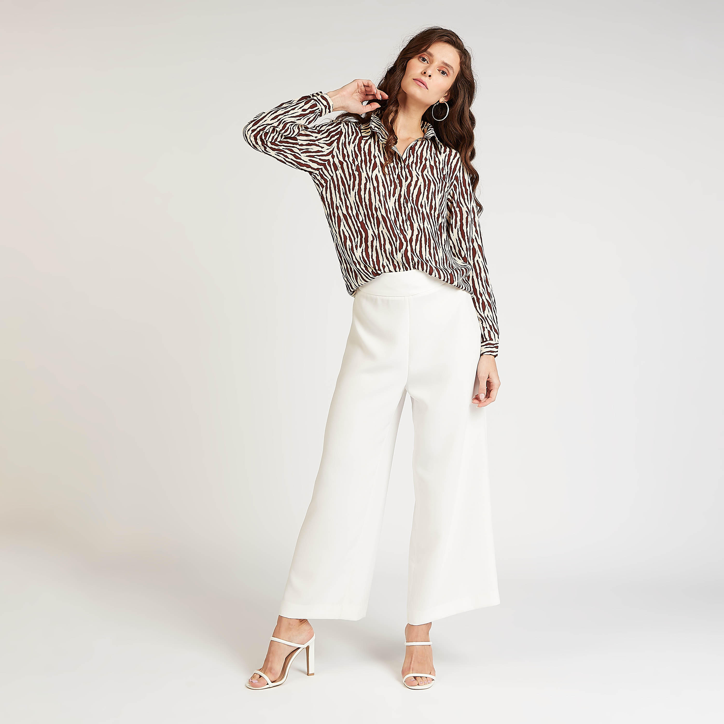 قميص بطبعات حيوانات وياقة عادية وأكمام طويلة-women-clothing-shirtsandblouses-shirts-image-2