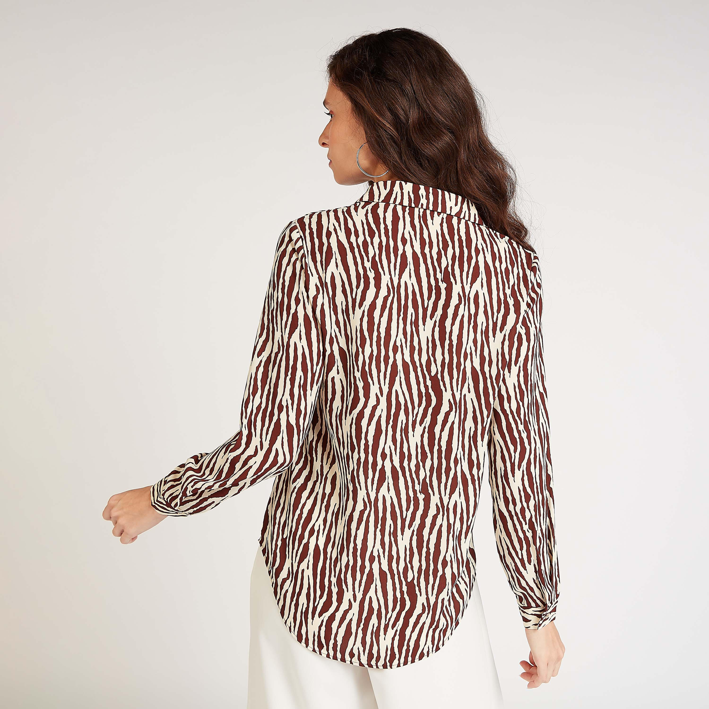 قميص بطبعات حيوانات وياقة عادية وأكمام طويلة-women-clothing-shirtsandblouses-shirts-image-4