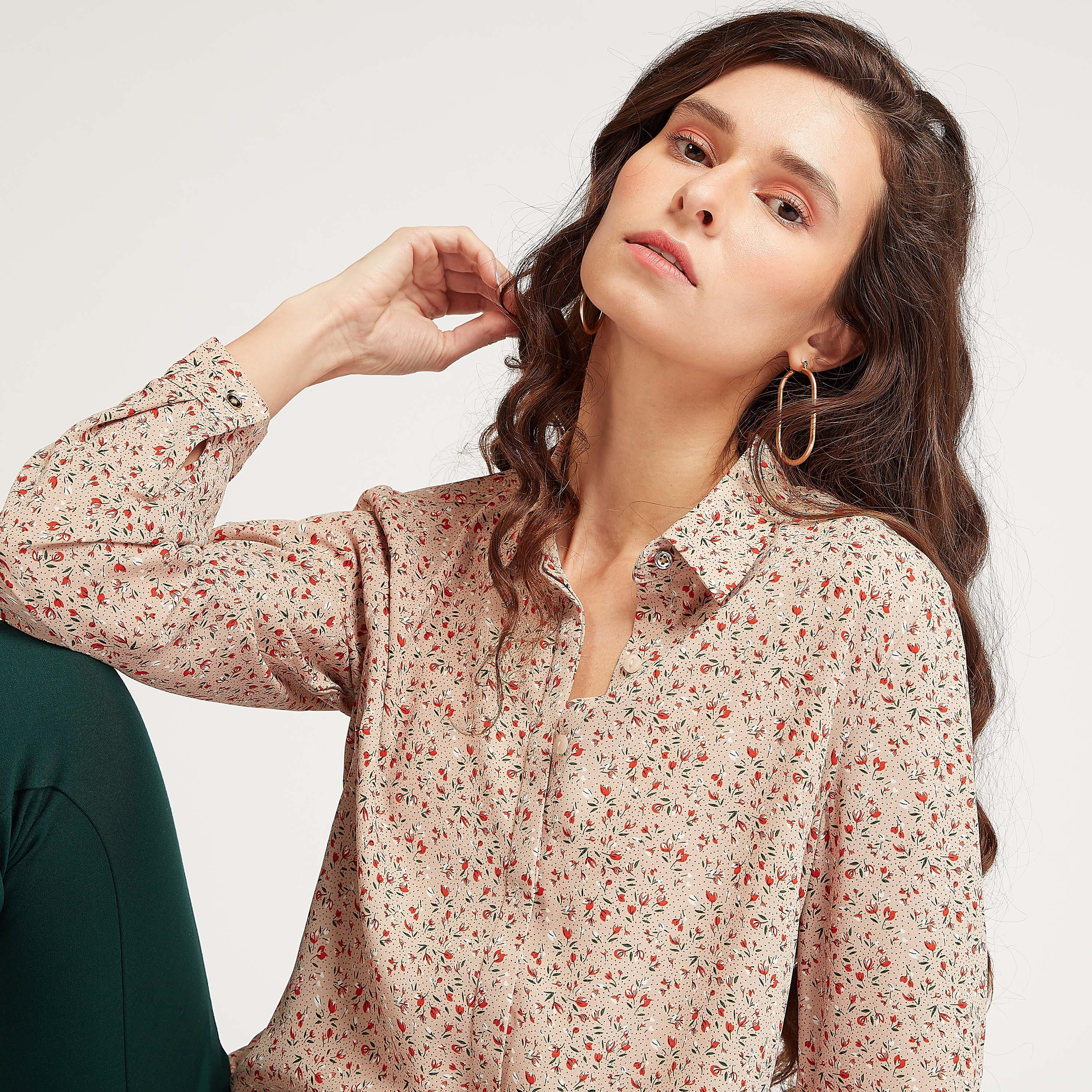 قميص بطبعات أزهار وياقة عادية وأكمام طويلة-women-clothing-shirtsandblouses-shirts-image-1