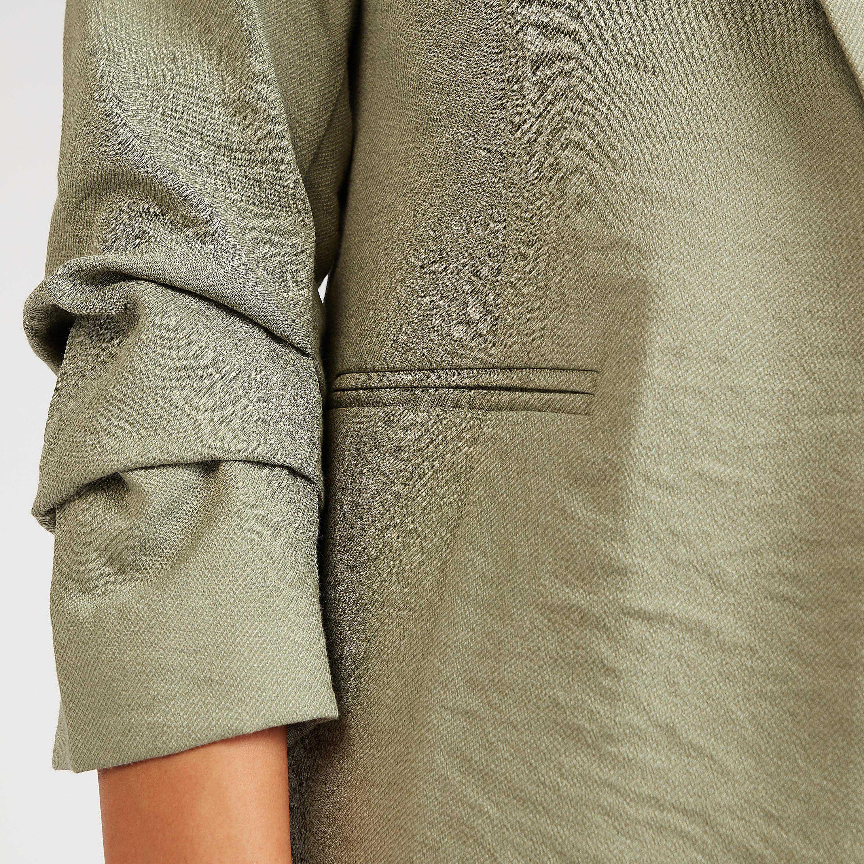 جاكيت بليزر مستدامة بارز الملمس بياقة مطوية وجيوب داخليّة-women-clothing-coatsandjackets-blazers-image-3