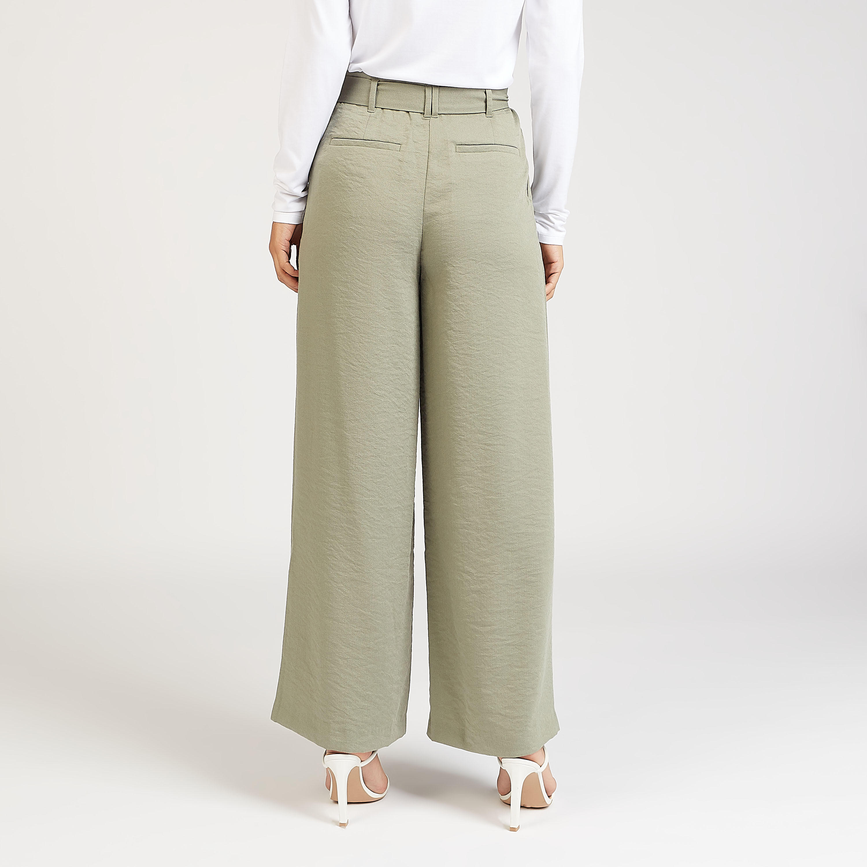 بنطلون مستدام بالازو بارز الملمس بقصة واسعة وخصر متوسط الإرتفاع وأربطة-women-clothing-bottoms-trousers-image-4