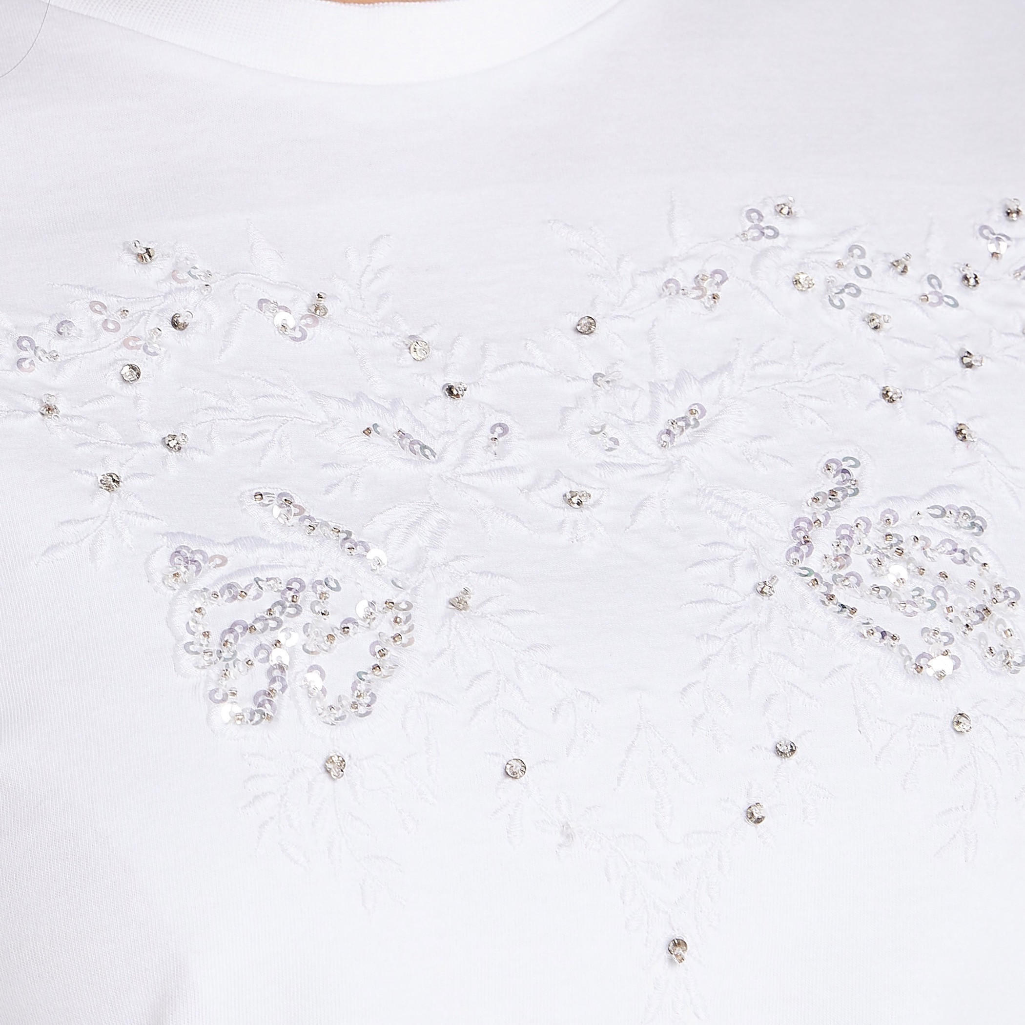 بلوزة مزيَّنة سادة بياقة ضيقة وأكمام منتفخة-women-clothing-shirtsandblouses-blouses-image-1