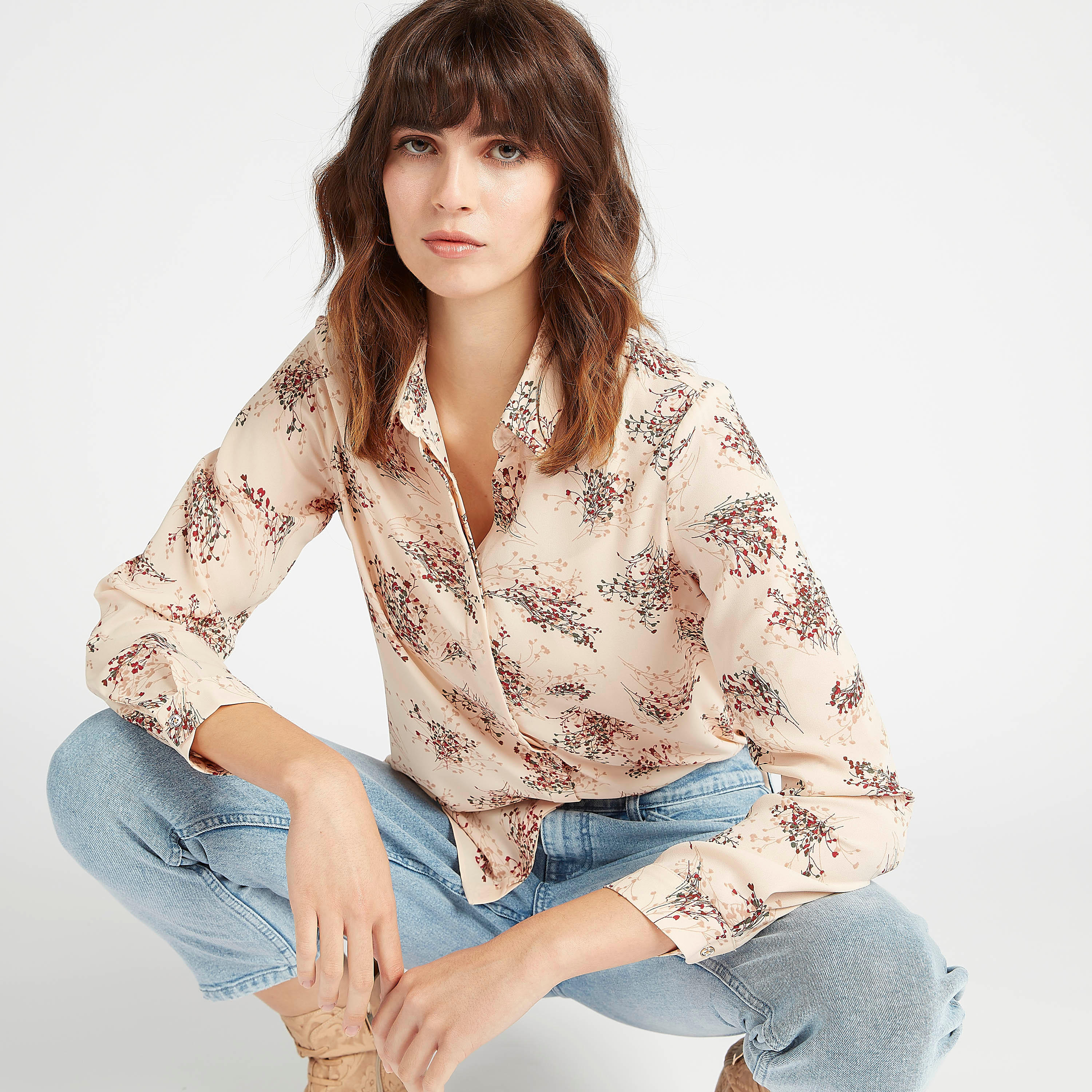 قميص بطبعات أزهار وياقة عادية وأكمام طويلة-women-clothing-shirtsandblouses-shirts-image-1
