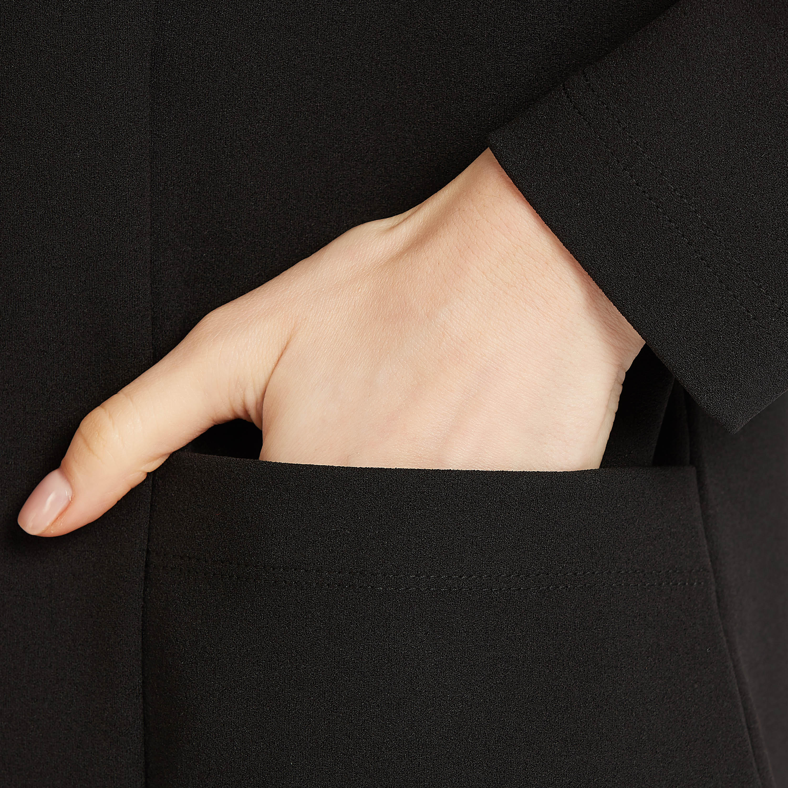 جاكيت بليزر مستدام سادة بأكمام طويلة وتفاصيل جيوب-women-clothing-coatsandjackets-blazers-image-3