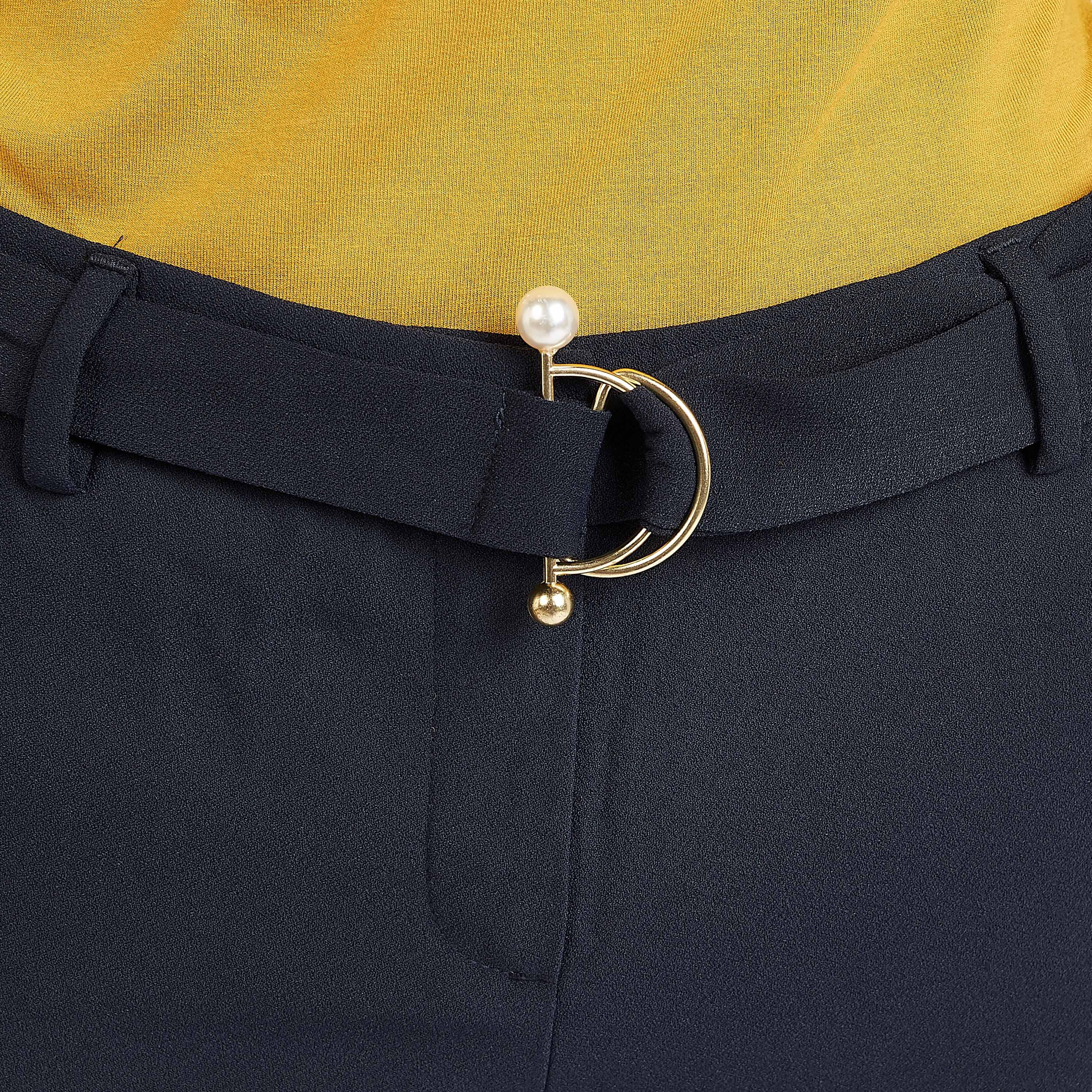 بنطلون رسمي سادة بخصر متوسّط الإرتفاع وعراوي حزام وتفاصيل جيوب-women-clothing-bottoms-trousers-image-3