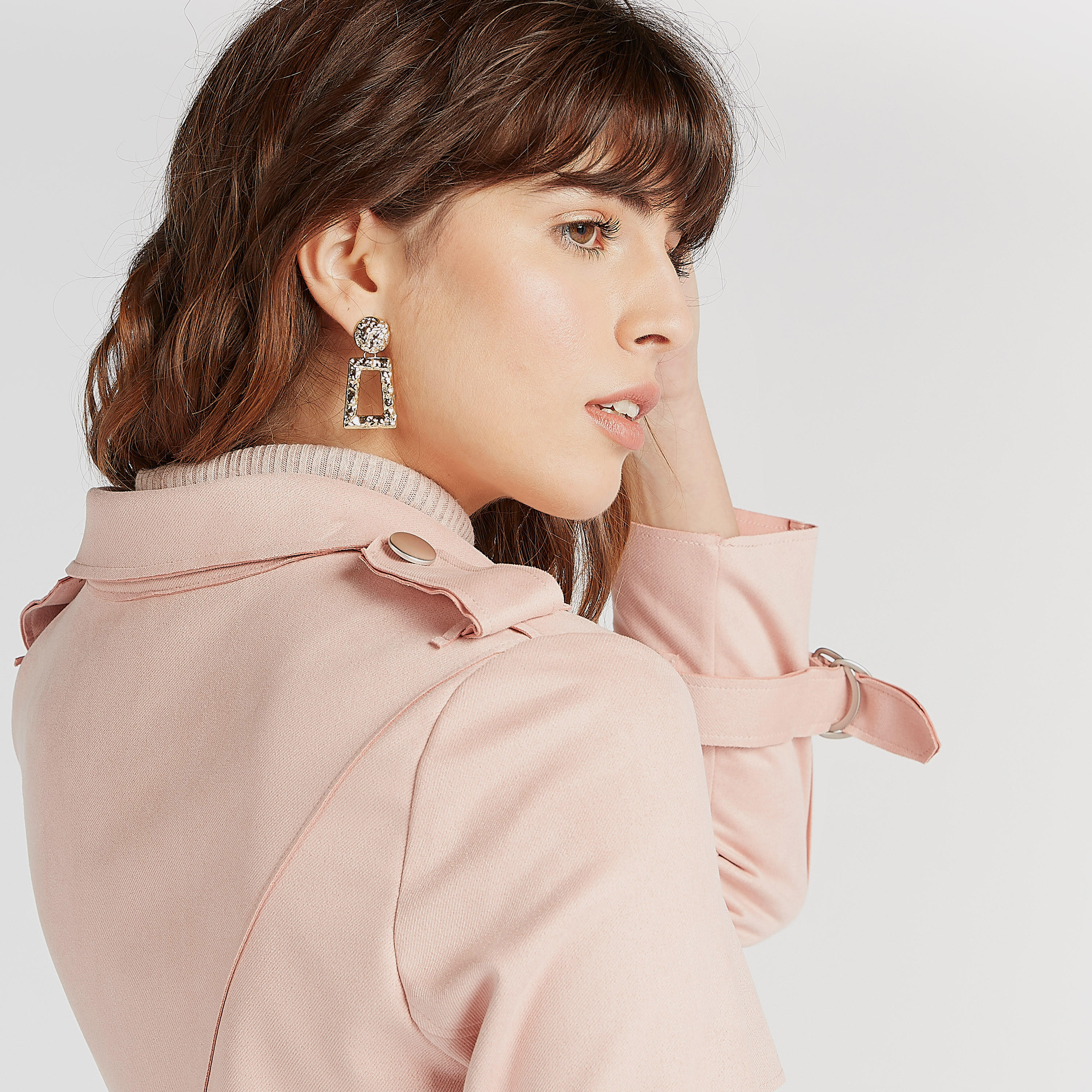 معطف سادة بحزام على الخصر وجيوب-women-clothing-coatsandjackets-coats-image-6