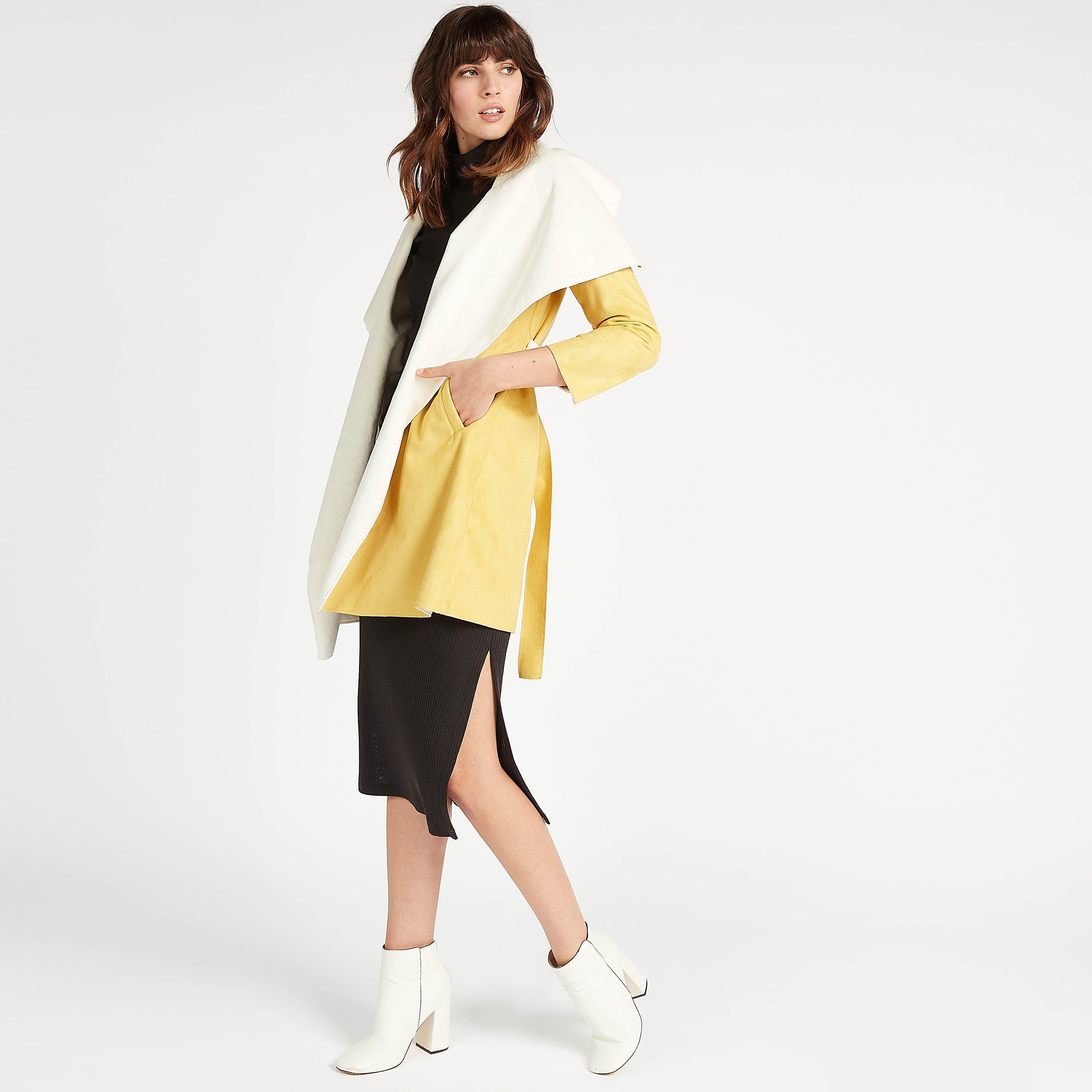 معطف سادة بأطراف غير مستوية وأربطة وجيوب-women-clothing-coatsandjackets-coats-image-5