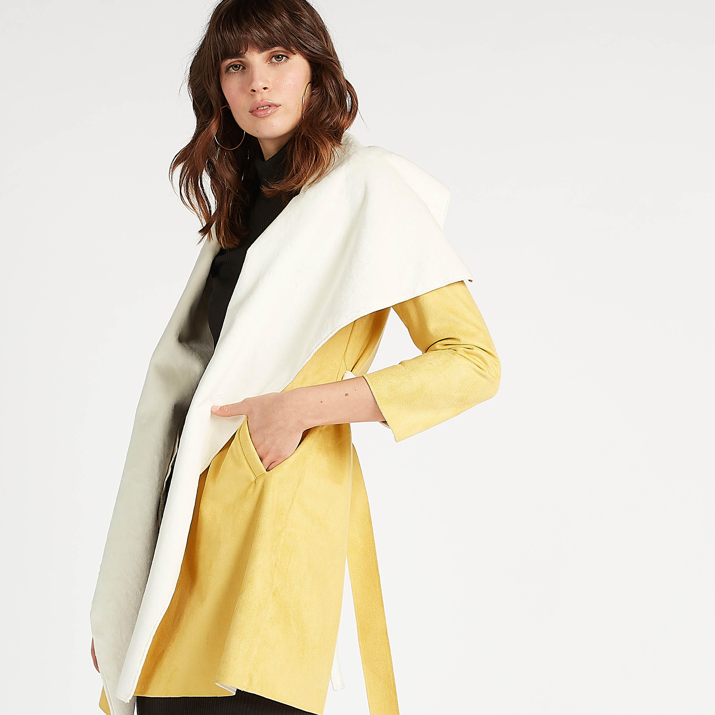 معطف سادة بأطراف غير مستوية وأربطة وجيوب-women-clothing-coatsandjackets-coats-image-1