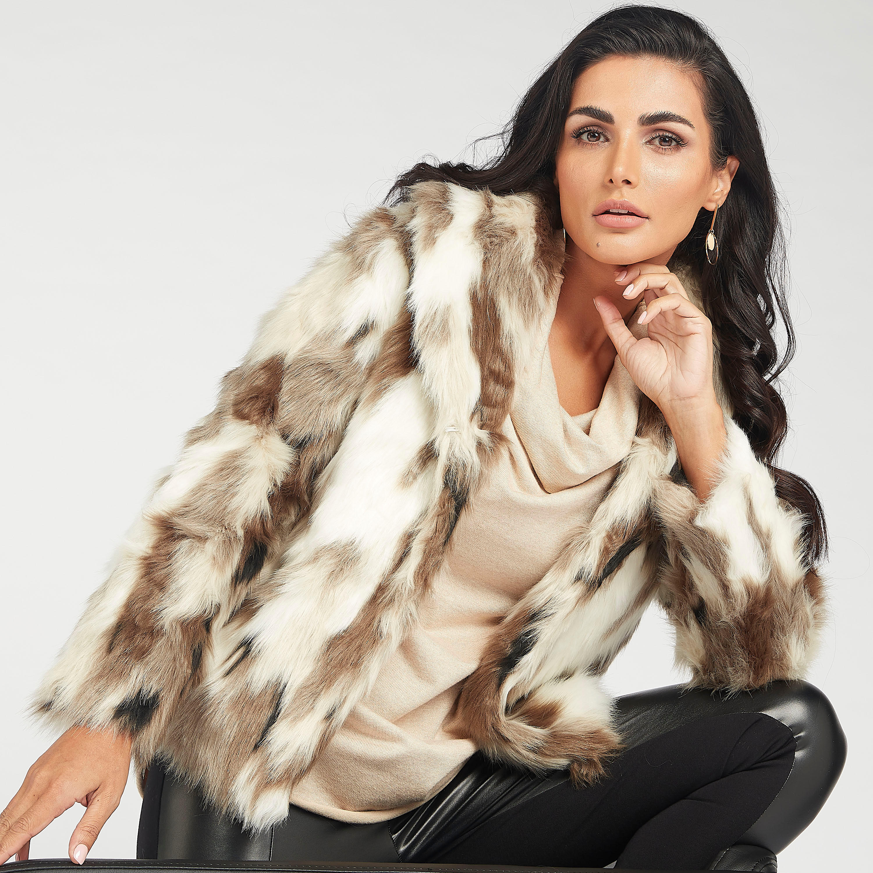 جاكيت بياقة عادية وتفاصيل ناعمة وأكمام طويلة-women-winterwear-coatsandjackets-jackets-image-11