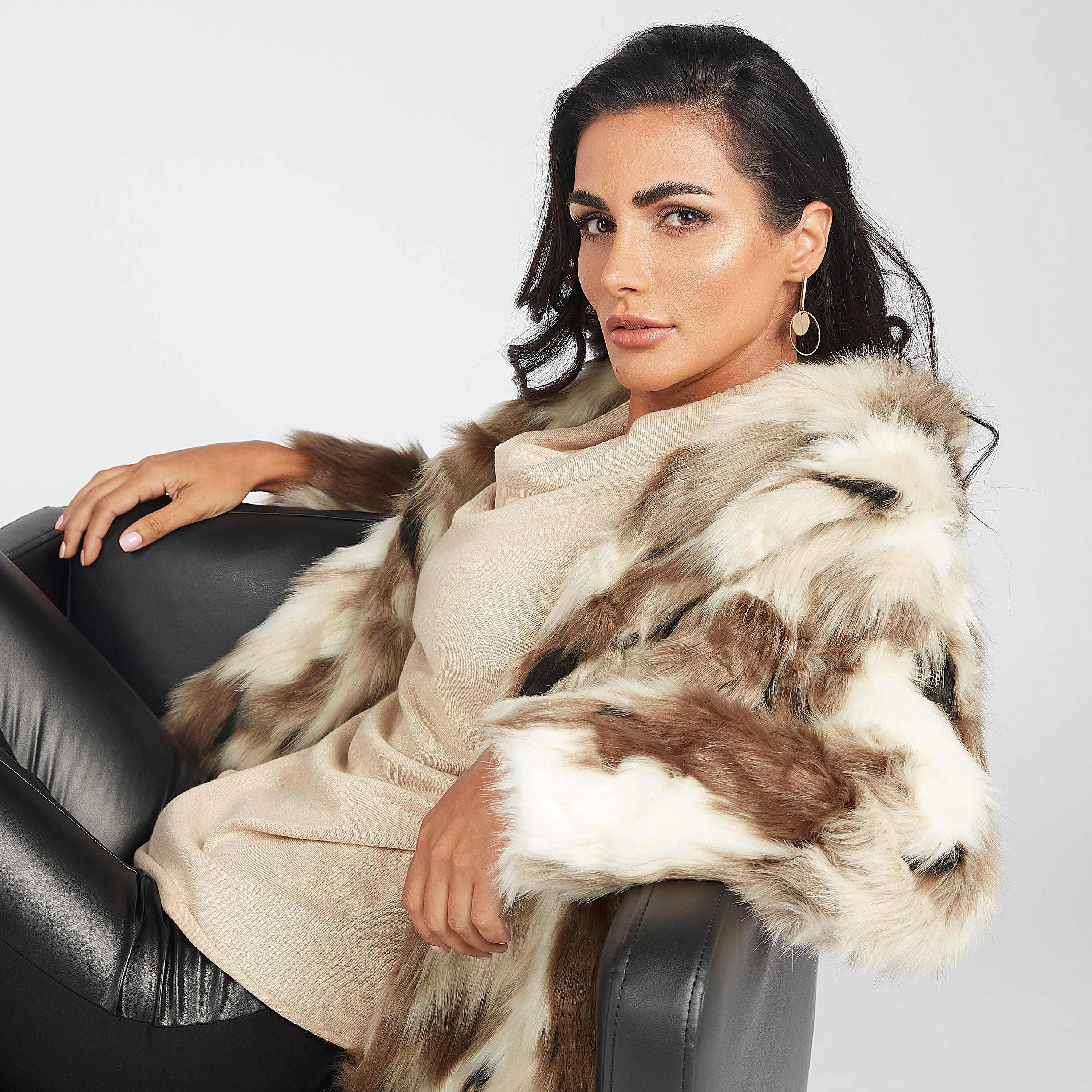 جاكيت بياقة عادية وتفاصيل ناعمة وأكمام طويلة-women-winterwear-coatsandjackets-jackets-image-8