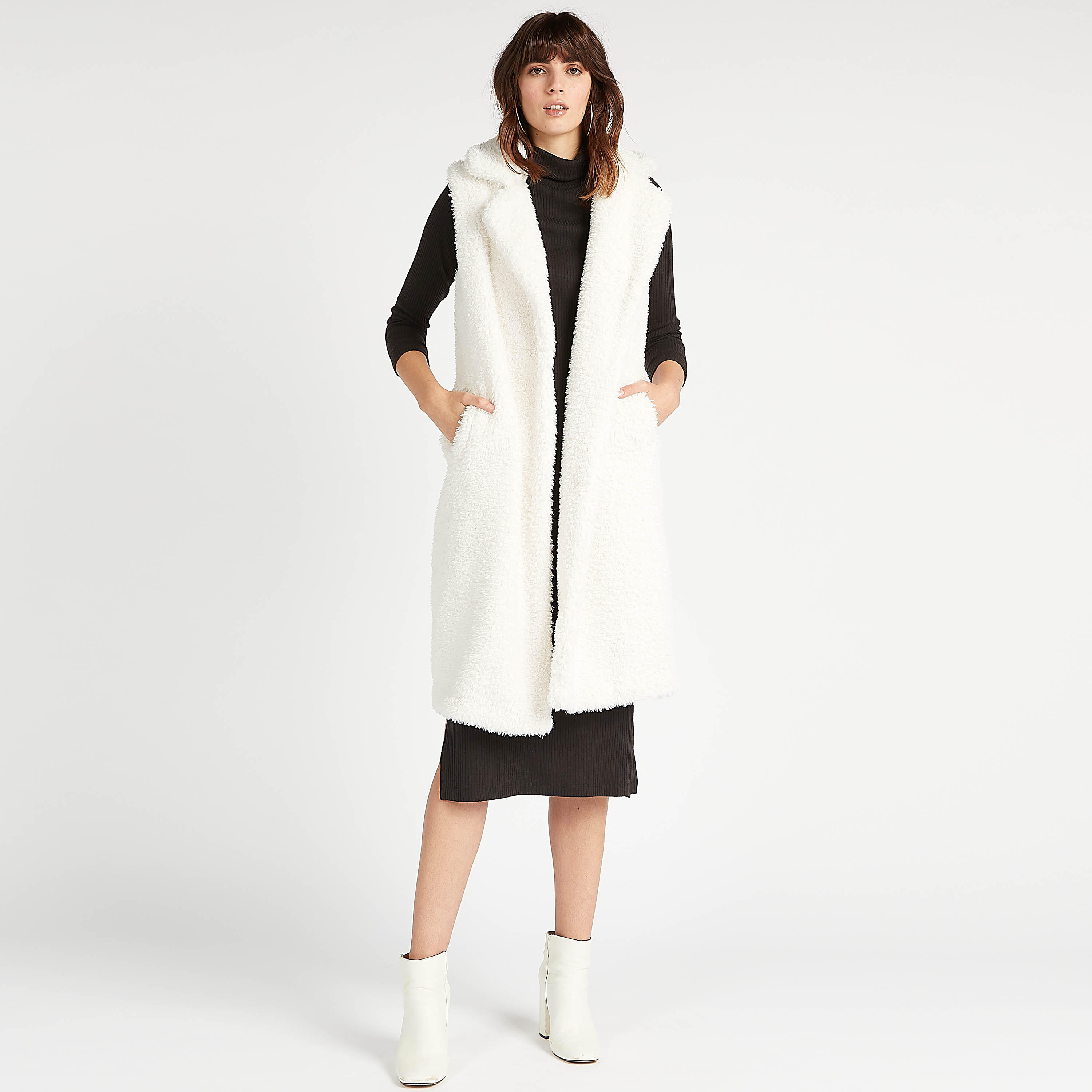 فيست فرو طويل دون أكمام بياقة عادية وجيوب-women-winterwear-coatsandjackets-jackets-image-7