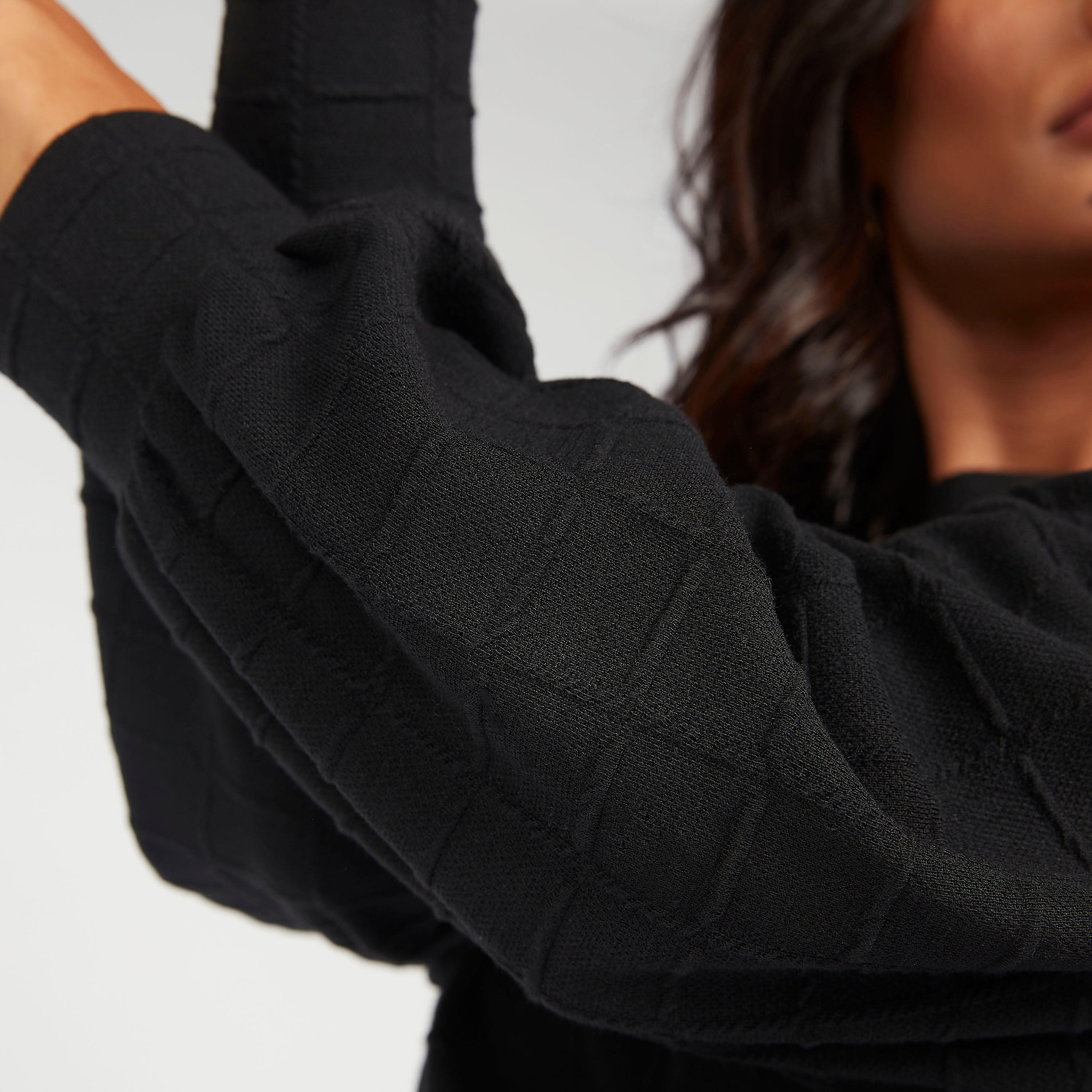 سويت شيرت بارز الملمس بأكمام طويلة وياقة ضيقة-women-winterwear-hoodiesandsweatshirts-sweatshirts-image-2