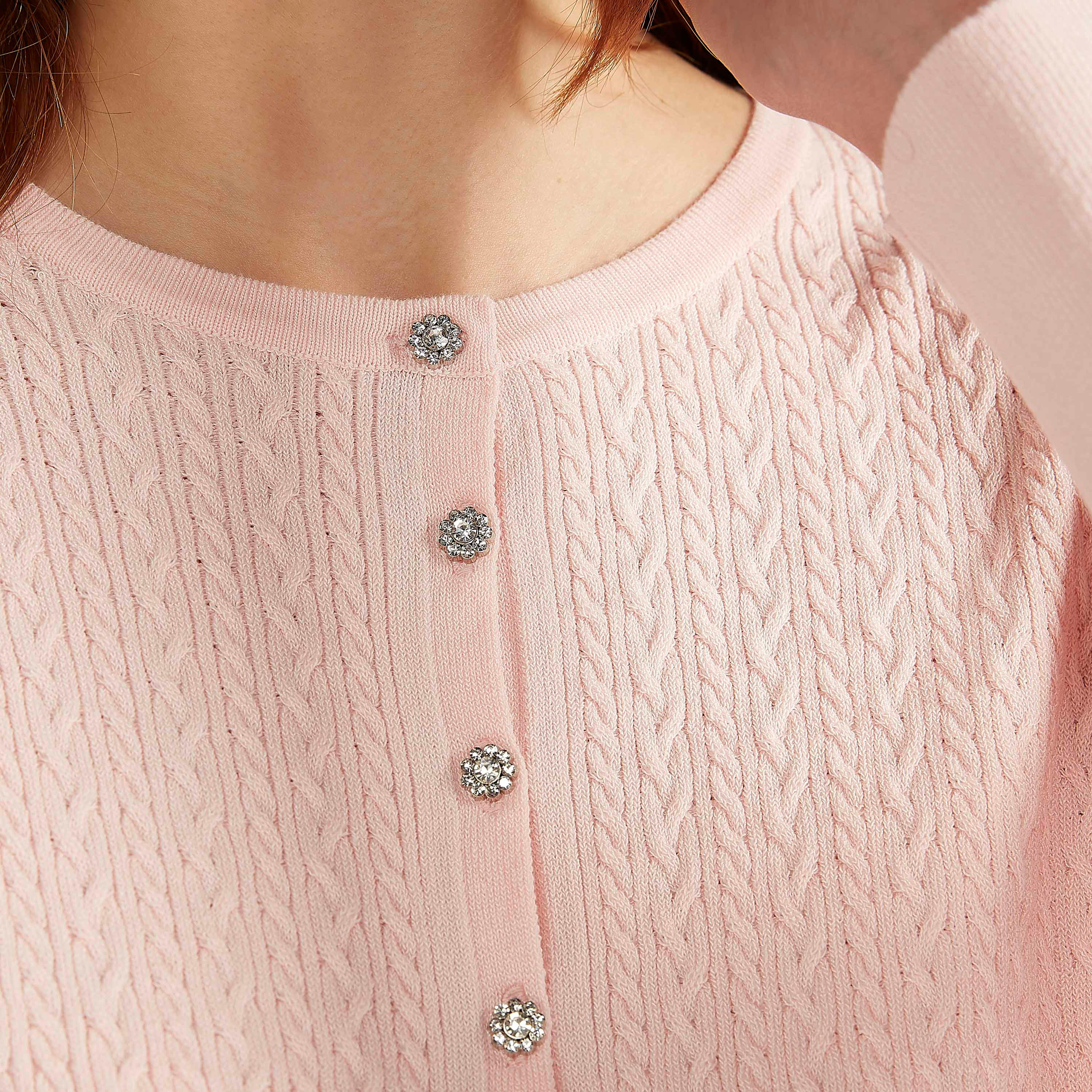 كارديجان بارز الملمس بأكمام طويلة وأزرار مرصّعة-women-winterwear-cardigansandjumpers-cardigans-image-4