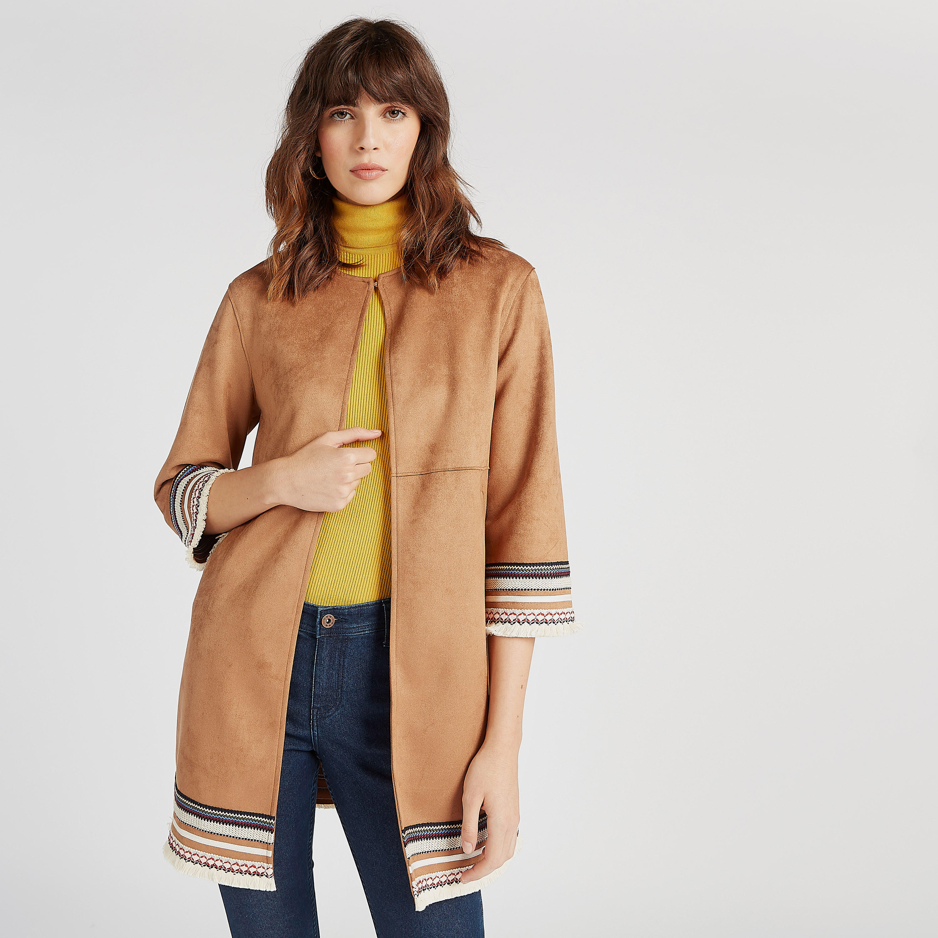 جاكيت مطرز بياقة مستديرة وجيوب وأكمام 3/4-women-winterwear-coatsandjackets-jackets-image-1