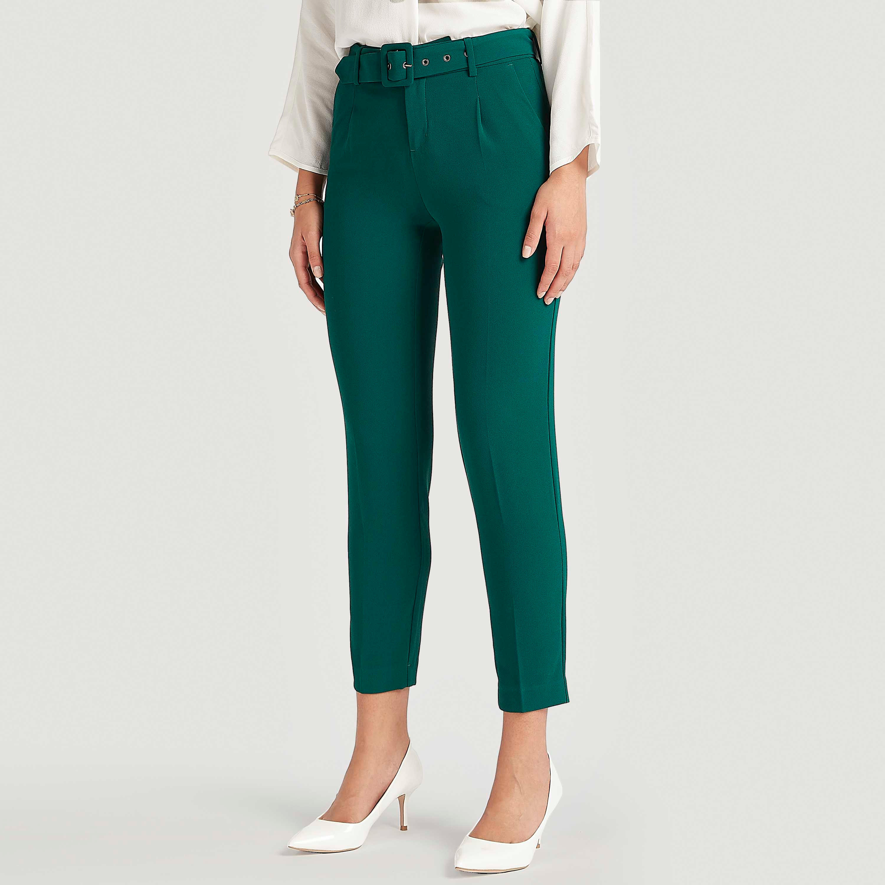 بنطلون سادة بقصّة سليم وخصر متوسّط الارتفاع وجيوب وحزام-women-clothing-bottoms-trousers-image-1