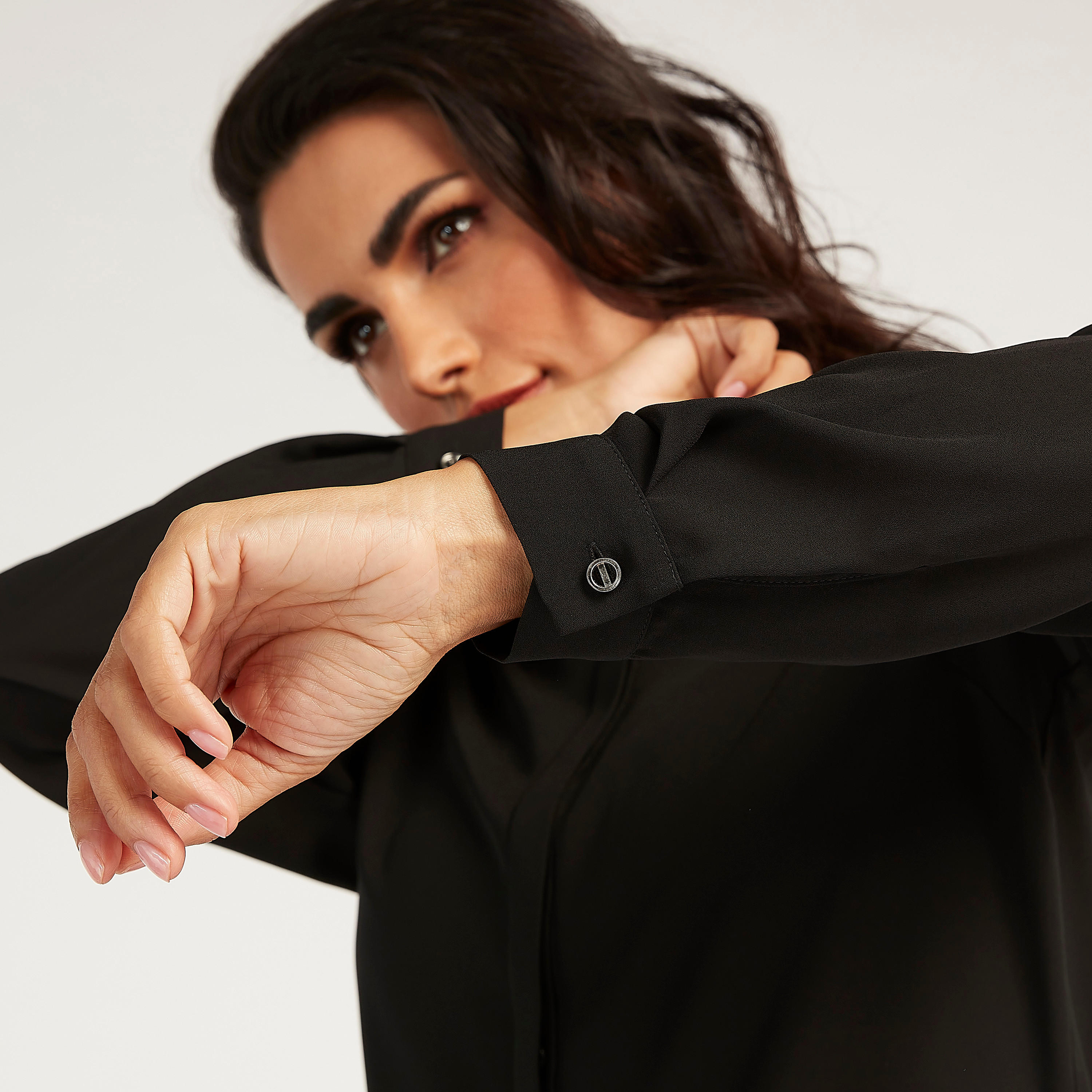 قميص سادة بأكمام طويلة وحواف غير مستوية-women-clothing-shirtsandblouses-shirts-image-1