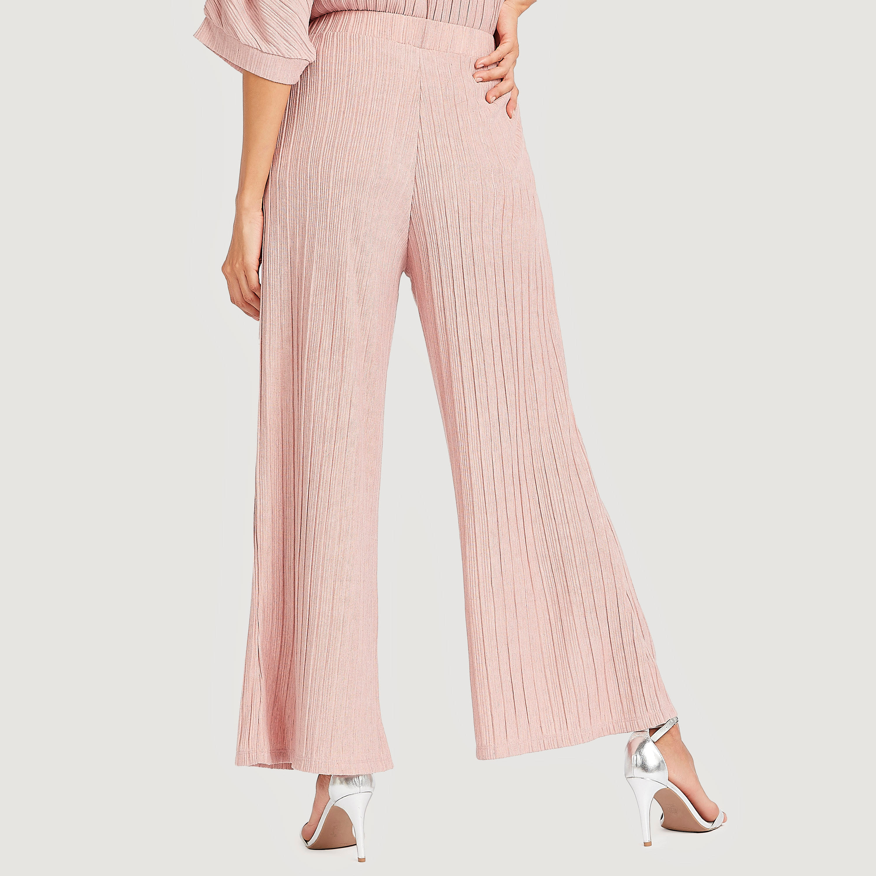 بنطلون بالازو بارز الملمس بخصر مطاطي-women-clothing-bottoms-trousers-image-3