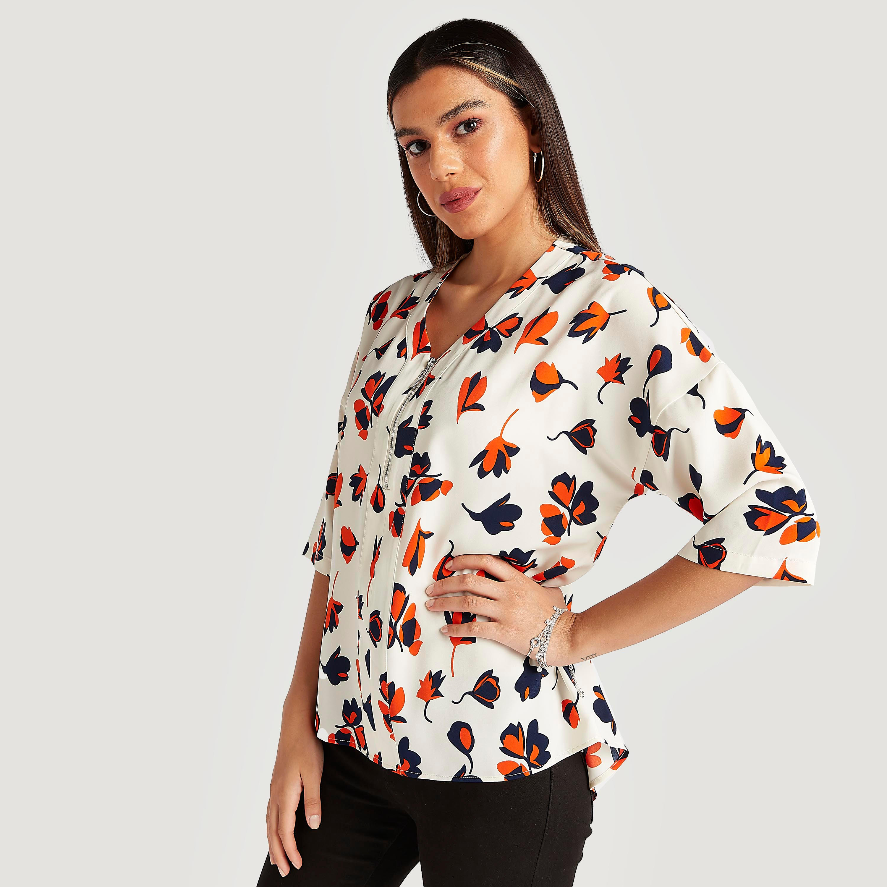 فستان بطبعات أزهار وياقة V وأكمام 3/4 وسحاب-women-clothing-shirtsandblouses-blouses-image-1