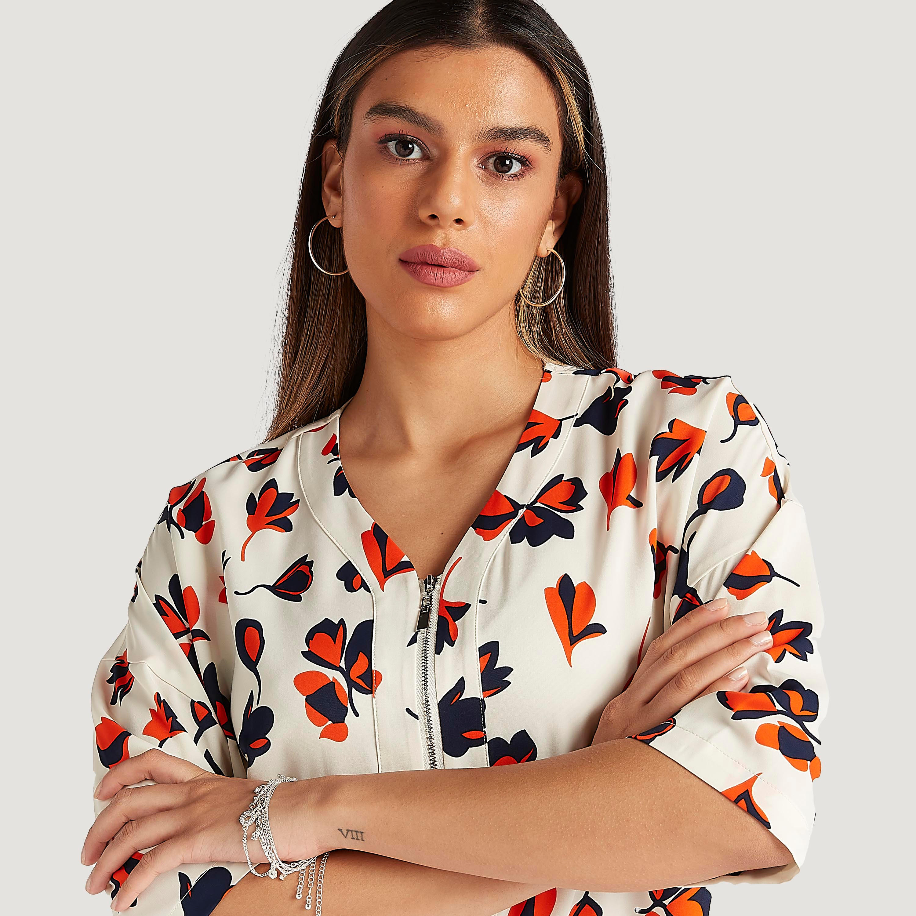 فستان بطبعات أزهار وياقة V وأكمام 3/4 وسحاب-women-clothing-shirtsandblouses-blouses-image-3