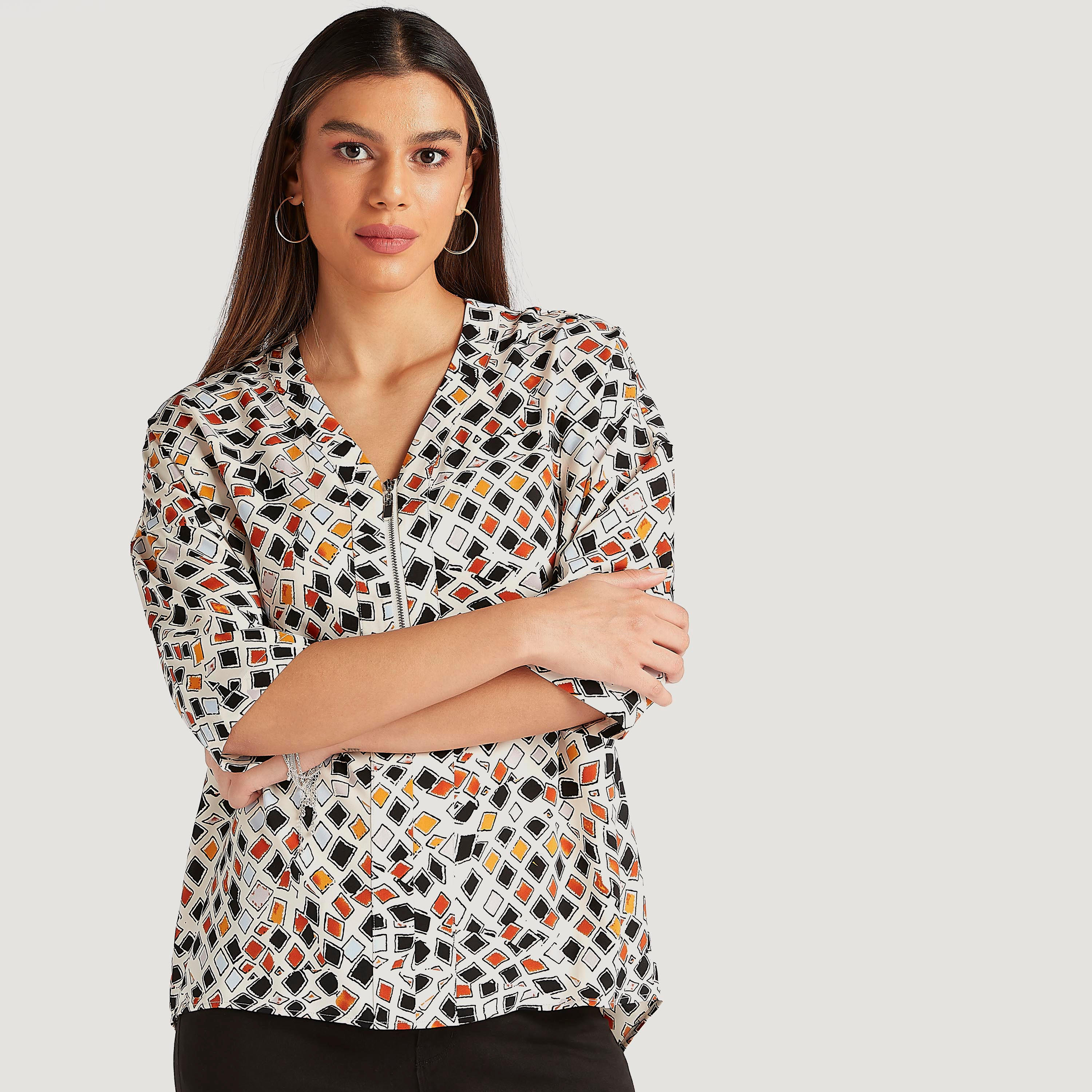 بلوزة بطبعات وياقة V وأكمام 3/4 وسحاب-women-clothing-shirtsandblouses-blouses-image-1