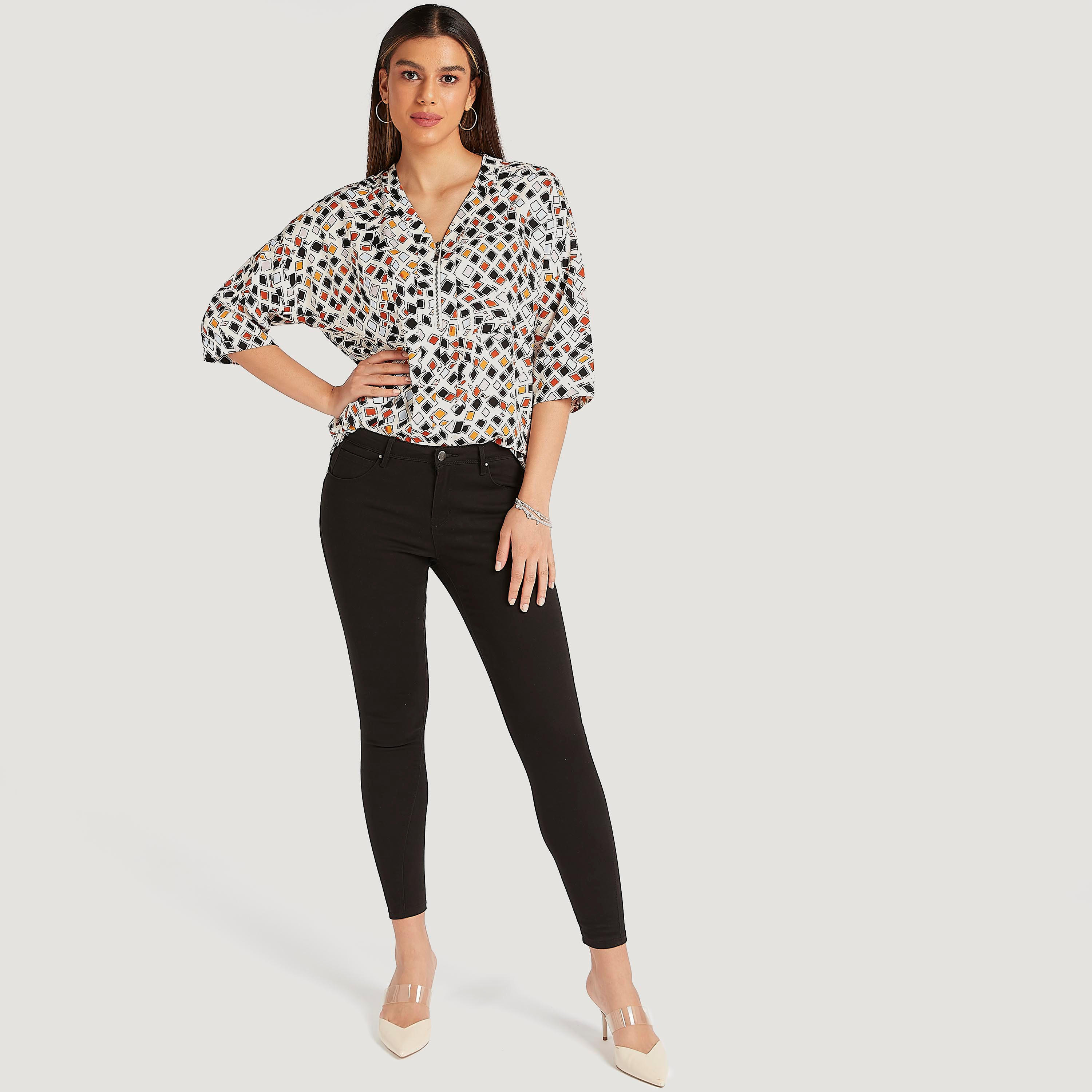 بلوزة بطبعات وياقة V وأكمام 3/4 وسحاب-women-clothing-shirtsandblouses-blouses-image-2