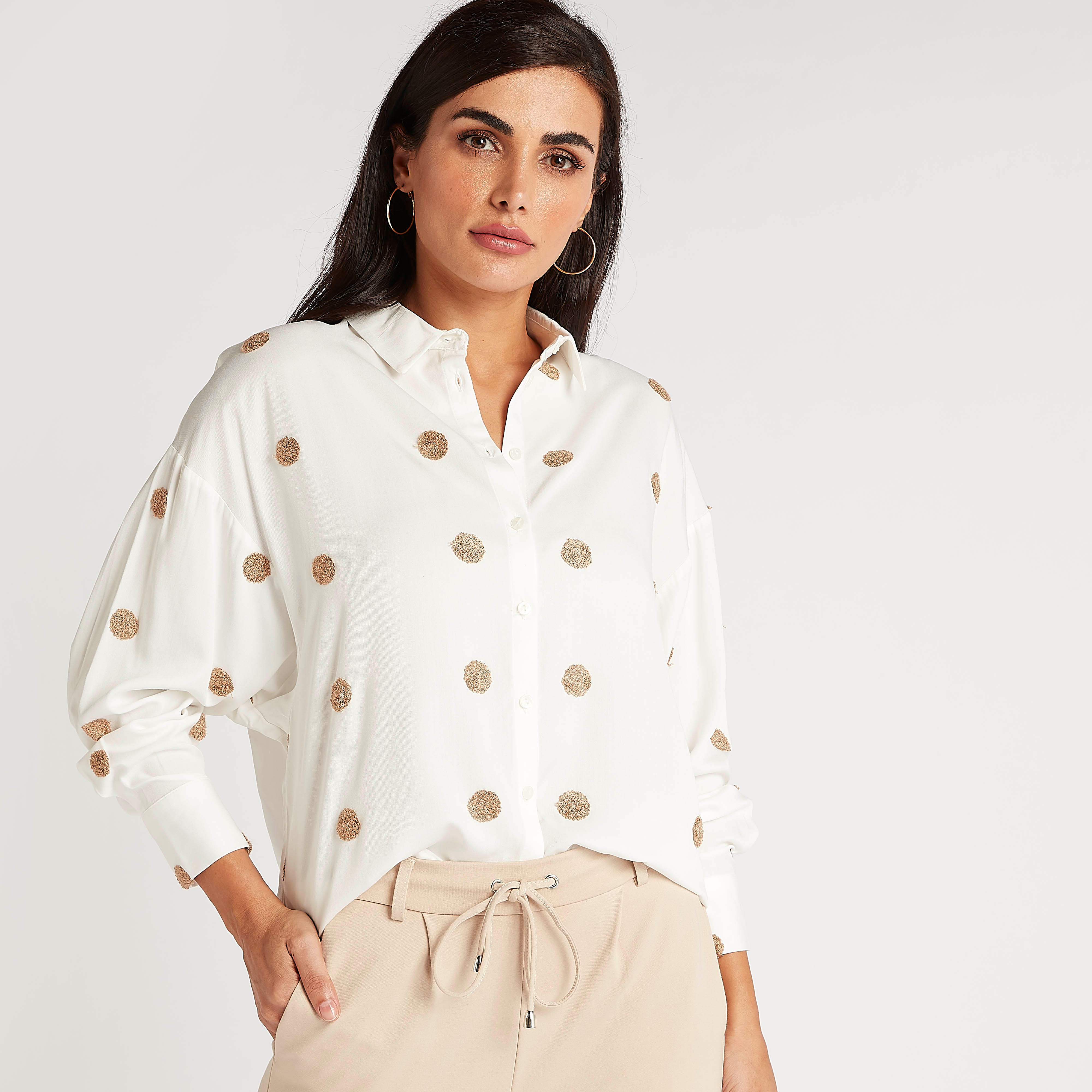 قميص مستداممزيّن بياقة واسعة وأكمام طويلة-women-clothing-shirtsandblouses-shirts-image-1