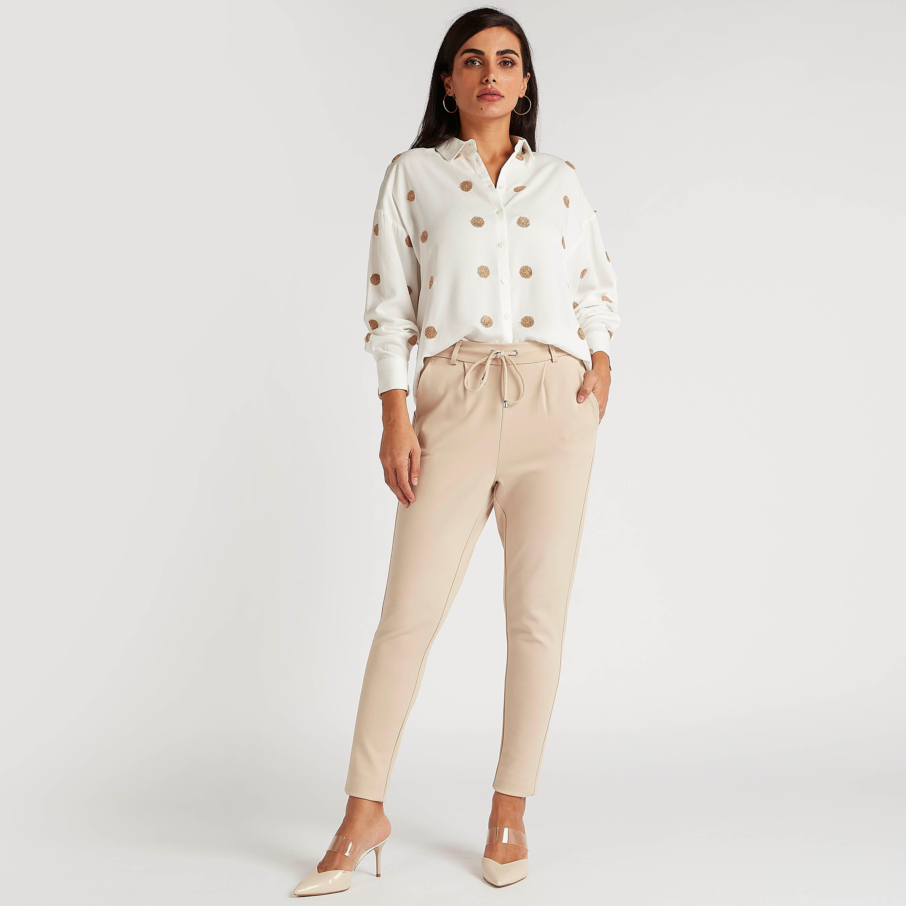 قميص مستداممزيّن بياقة واسعة وأكمام طويلة-women-clothing-shirtsandblouses-shirts-image-2