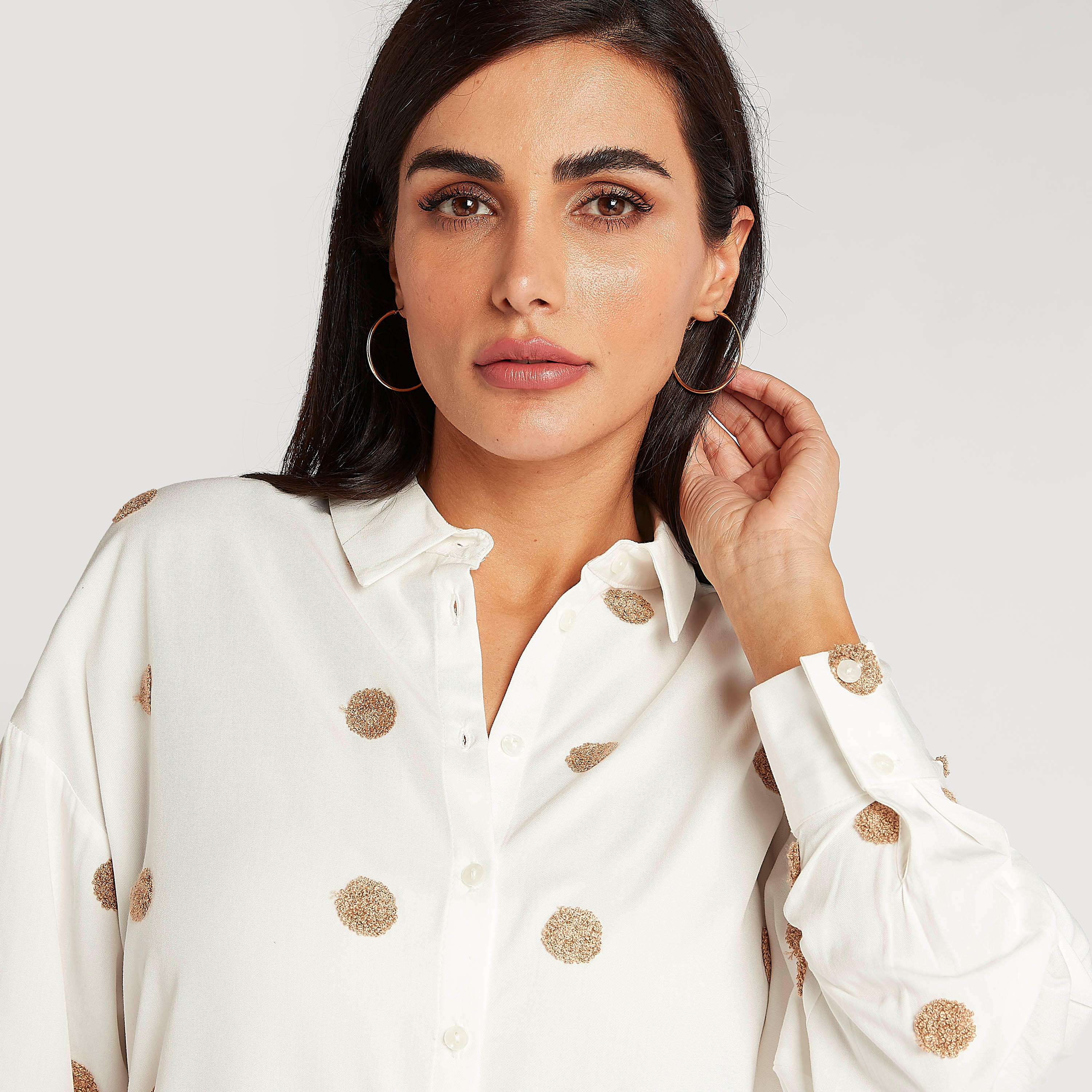 قميص مستداممزيّن بياقة واسعة وأكمام طويلة-women-clothing-shirtsandblouses-shirts-image-3