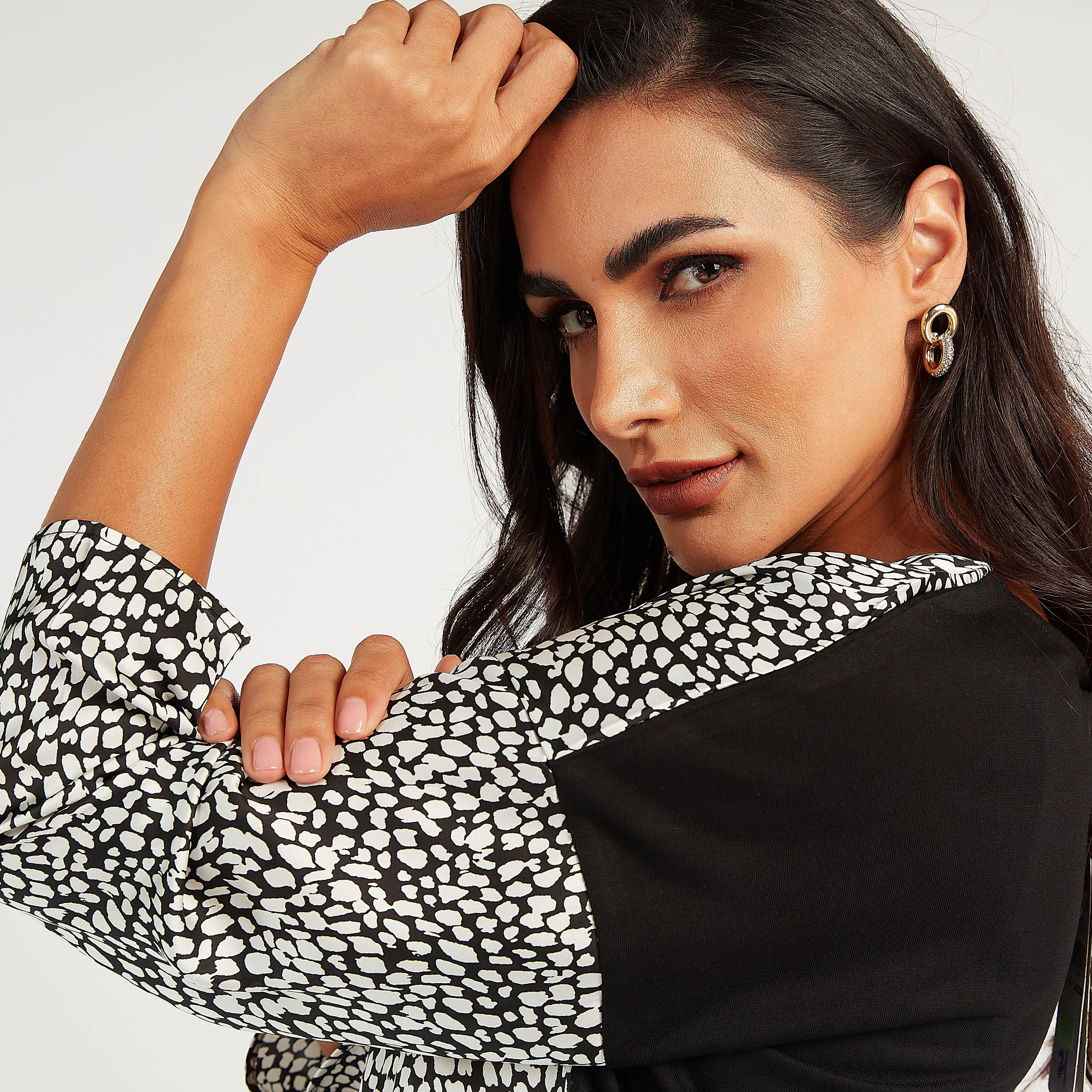 Printed Long Sleeves Top with V-neck-women-clothing-shirtsandblouses-blouses-image-3
