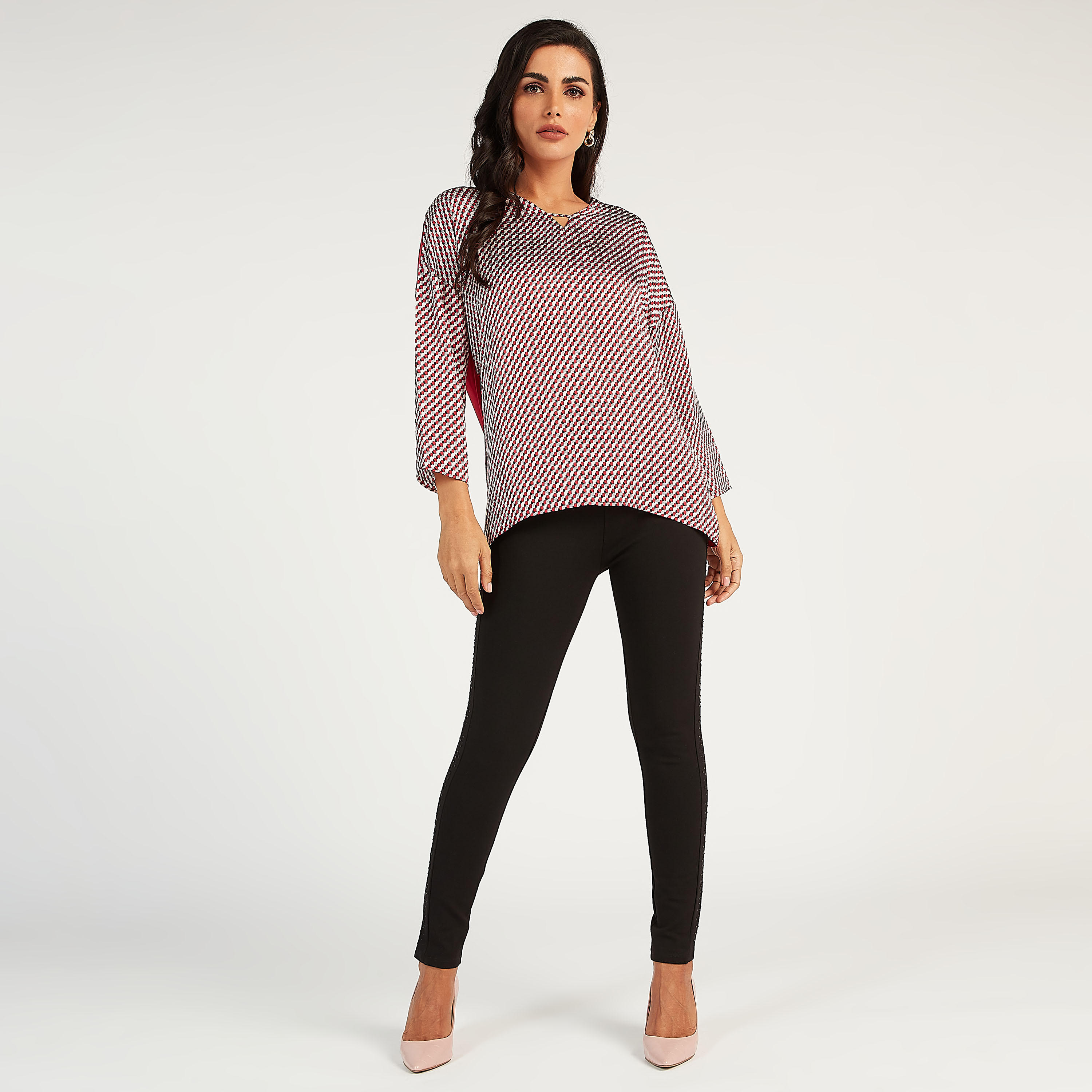 بلوزة بأكمام طويلة وطبعات وياقة v-women-clothing-shirtsandblouses-blouses-image-4