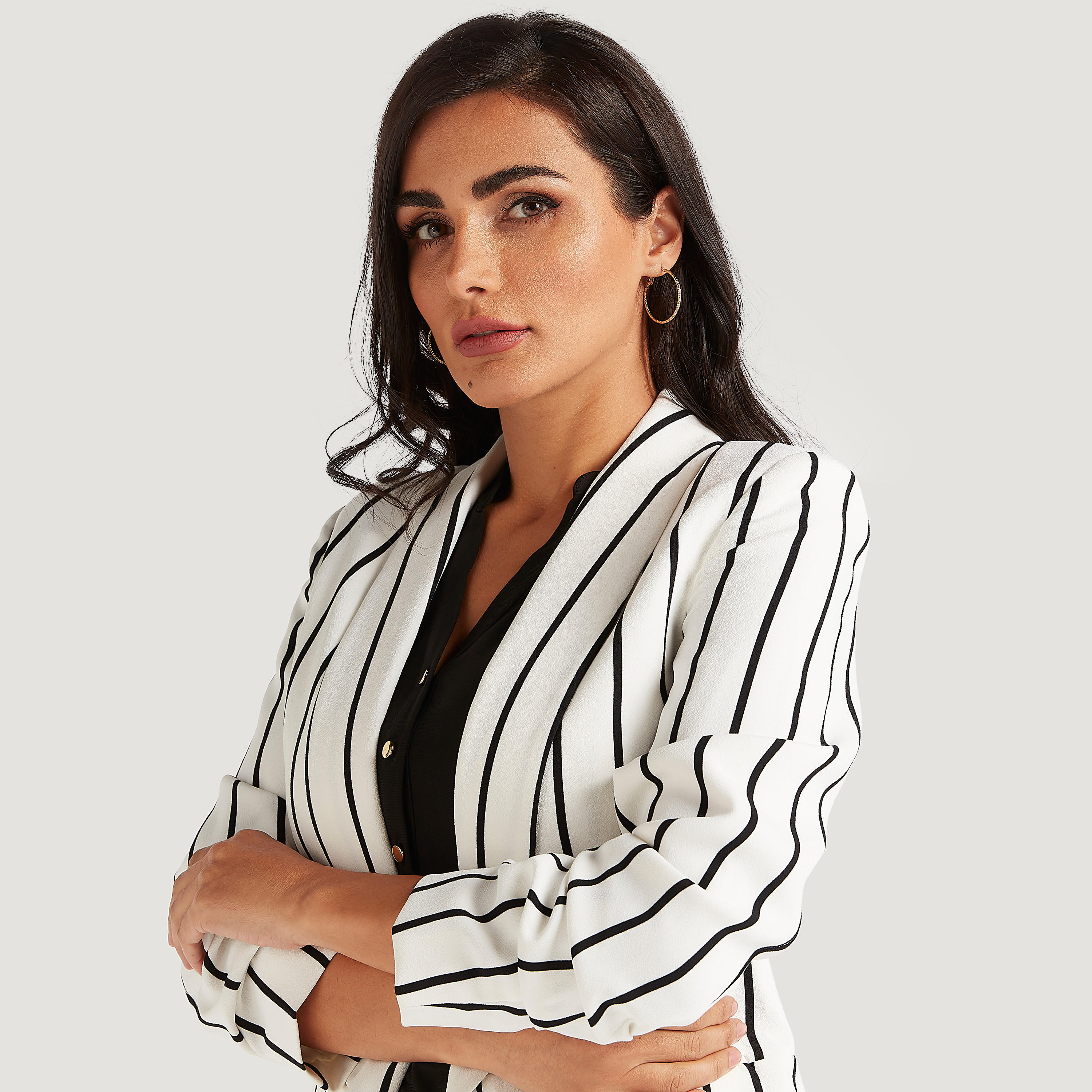 جاكيت بليزر خفيف مخطّط بأكمام طويلة وياقة عادية مطويّة-women-clothing-coatsandjackets-blazers-image-6