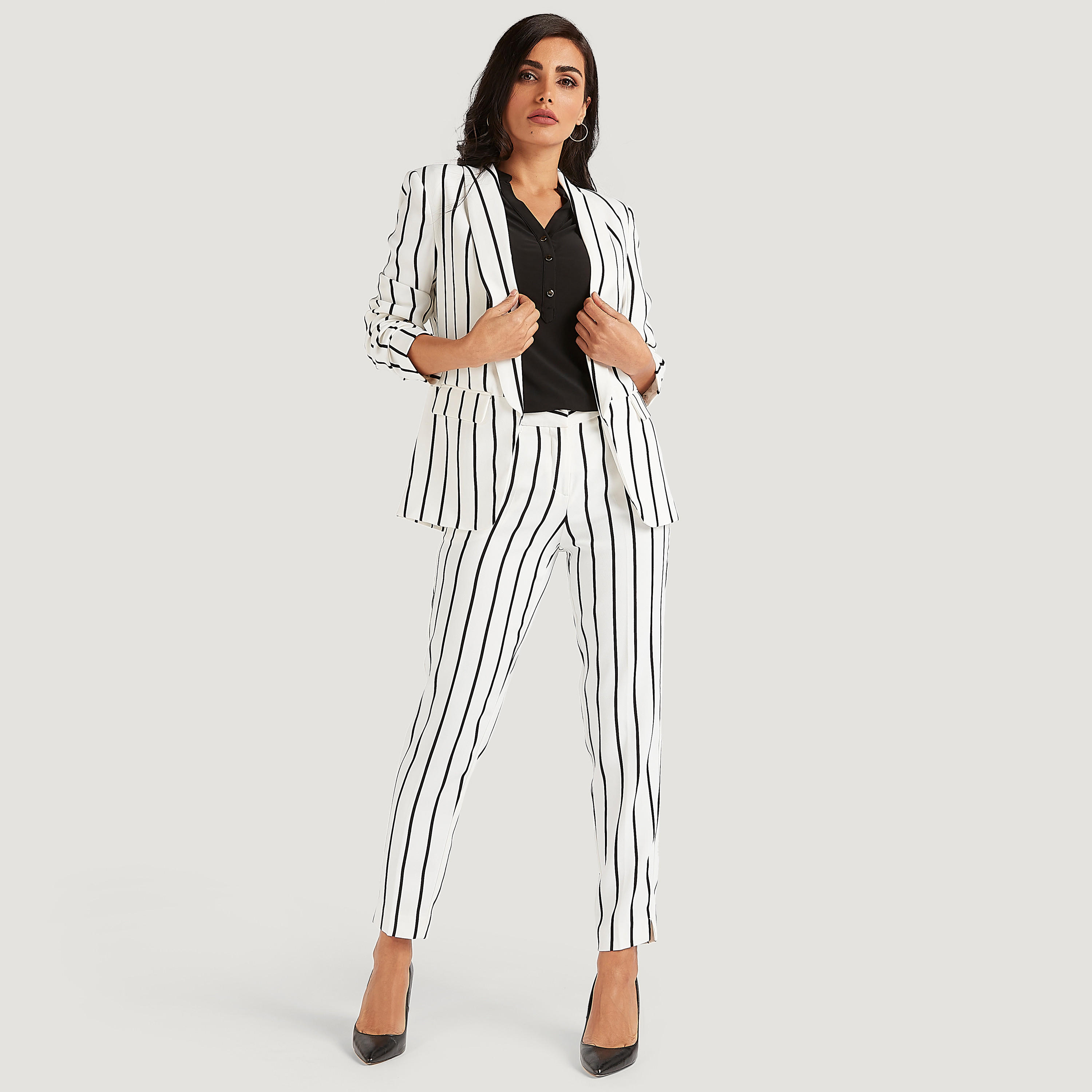 جاكيت بليزر خفيف مخطّط بأكمام طويلة وياقة عادية مطويّة-women-clothing-coatsandjackets-blazers-image-8