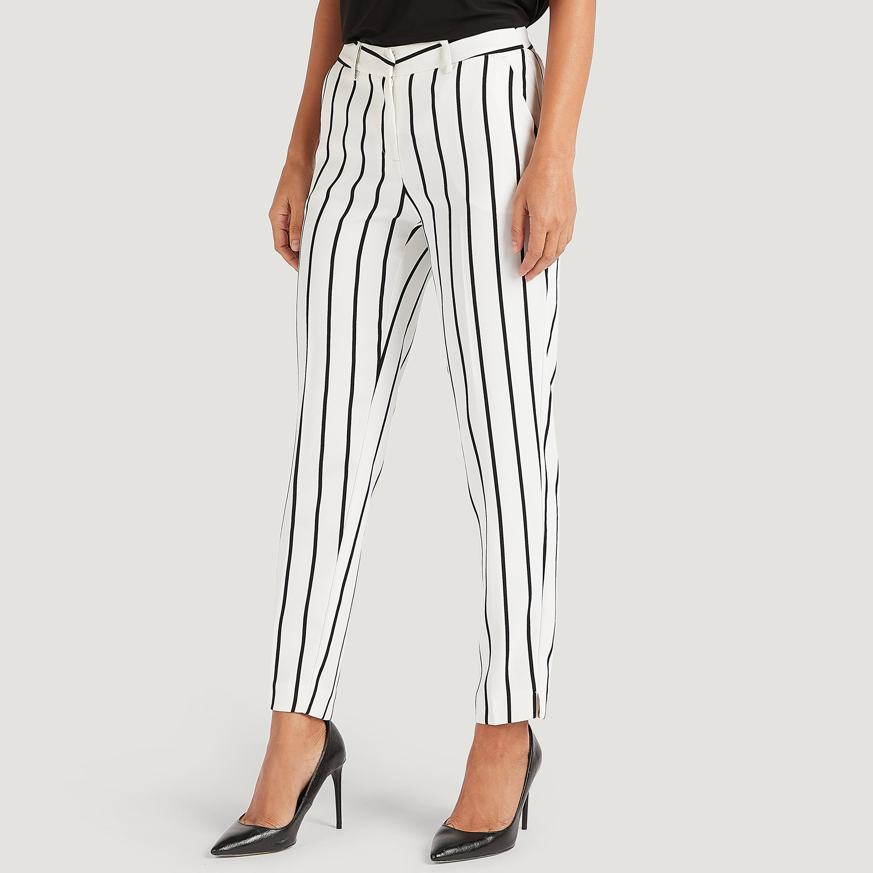بنطلون سليم فيت مخطّط بخصر متوسّط الارتفاع وجيوب-women-clothing-bottoms-trousers-image-1