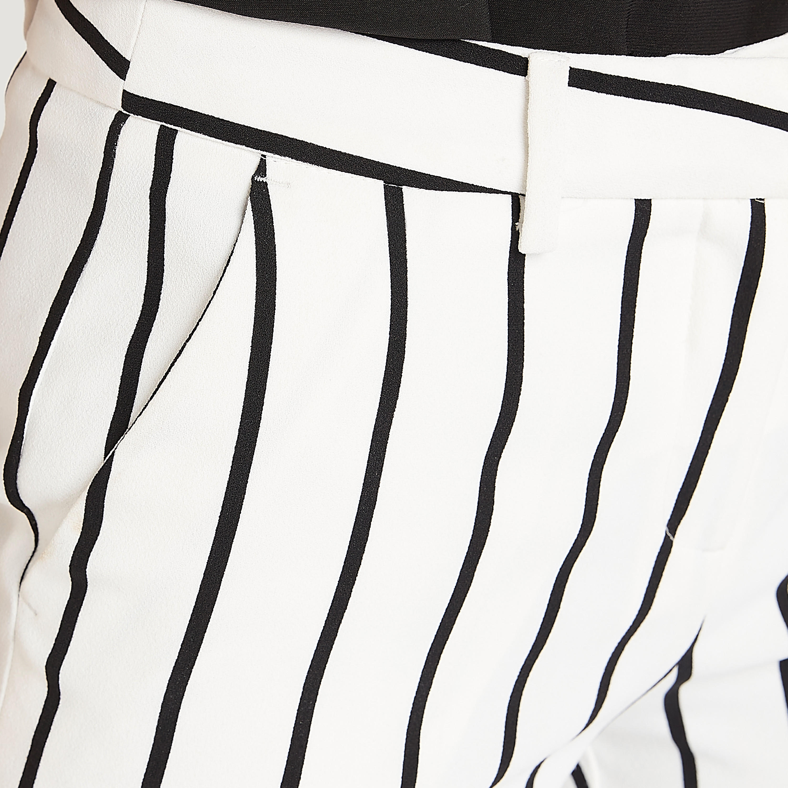 بنطلون سليم فيت مخطّط بخصر متوسّط الارتفاع وجيوب-women-clothing-bottoms-trousers-image-3
