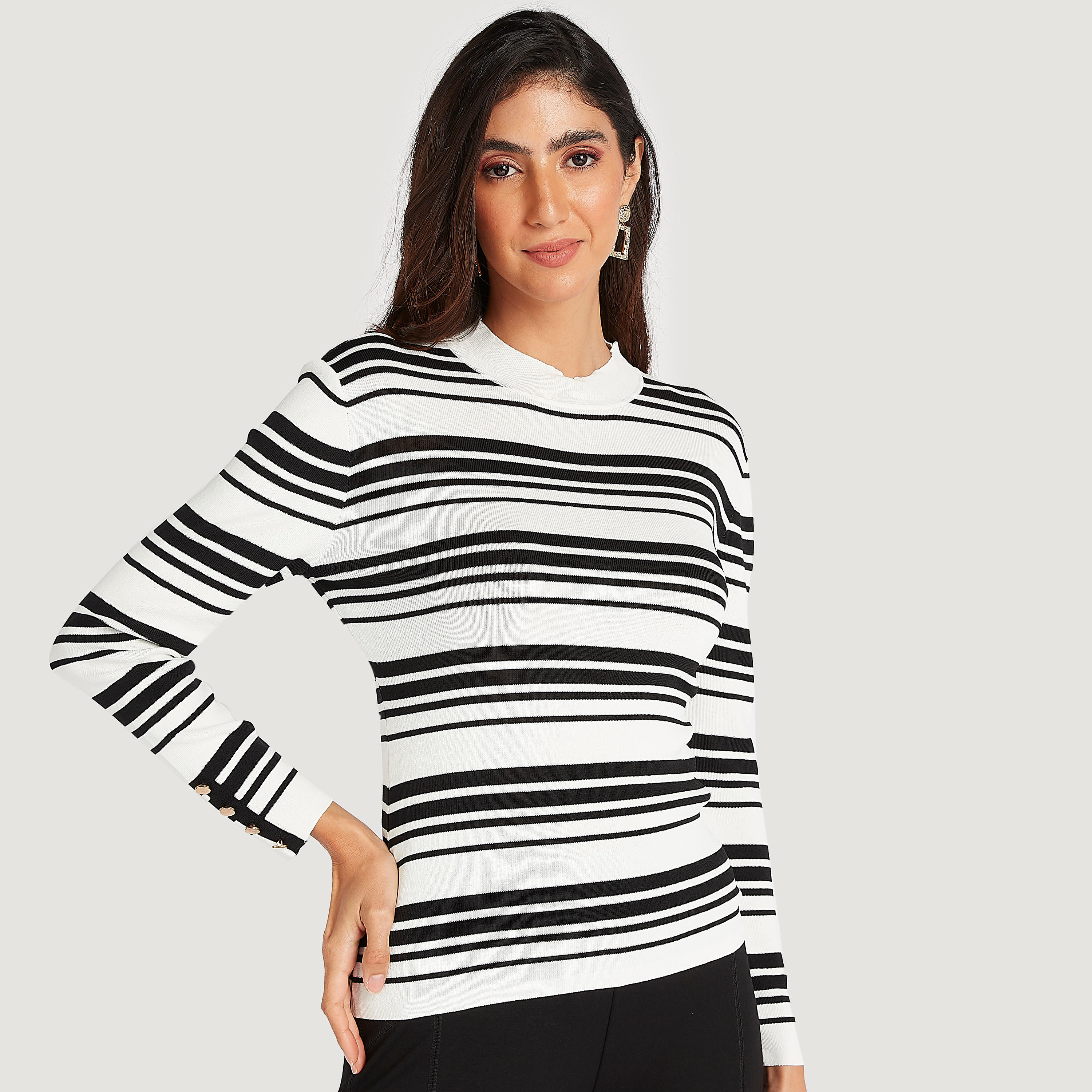 كنزة مخطّطة بياقة عالية وأكمام طويلة-women-clothing-cardigansandjumpers-jumpers-image-1