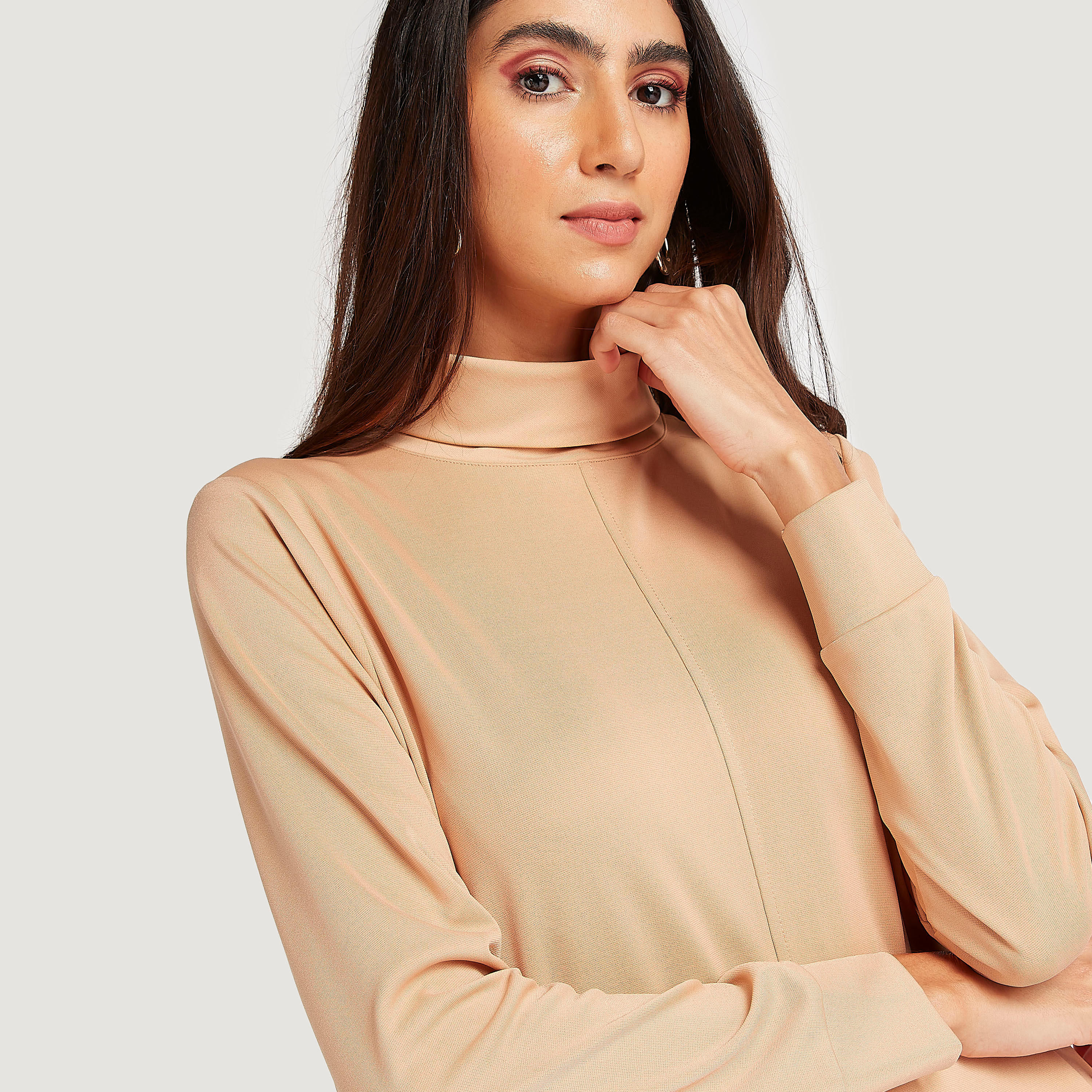 فستان ميدي سادة بطول غير مستوي وأكمام طويلة وياقة عالية-women-clothing-dresses-image-3