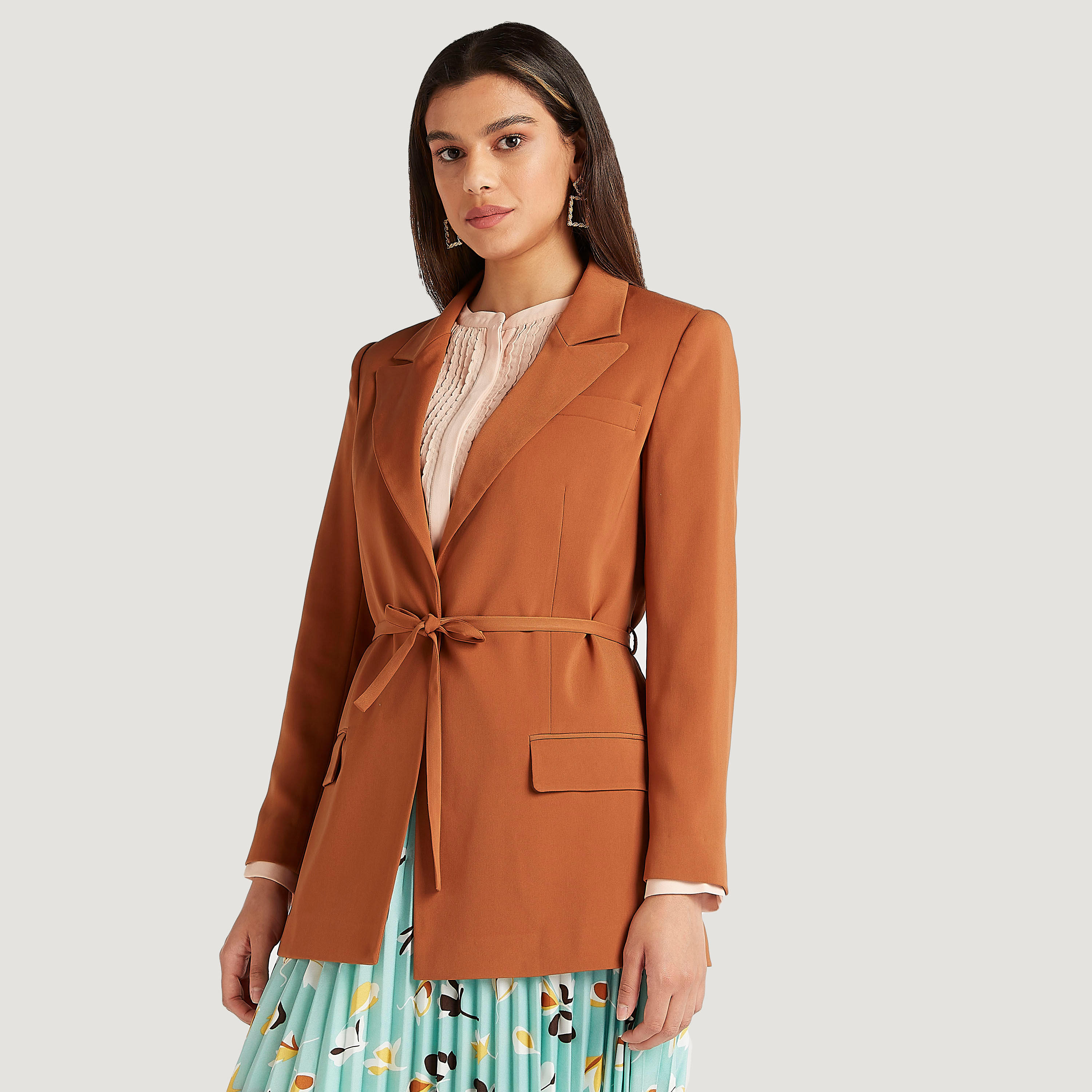 جاكيت بليزر سليم فيت بياقة عادية-women-clothing-coatsandjackets-blazers-image-7