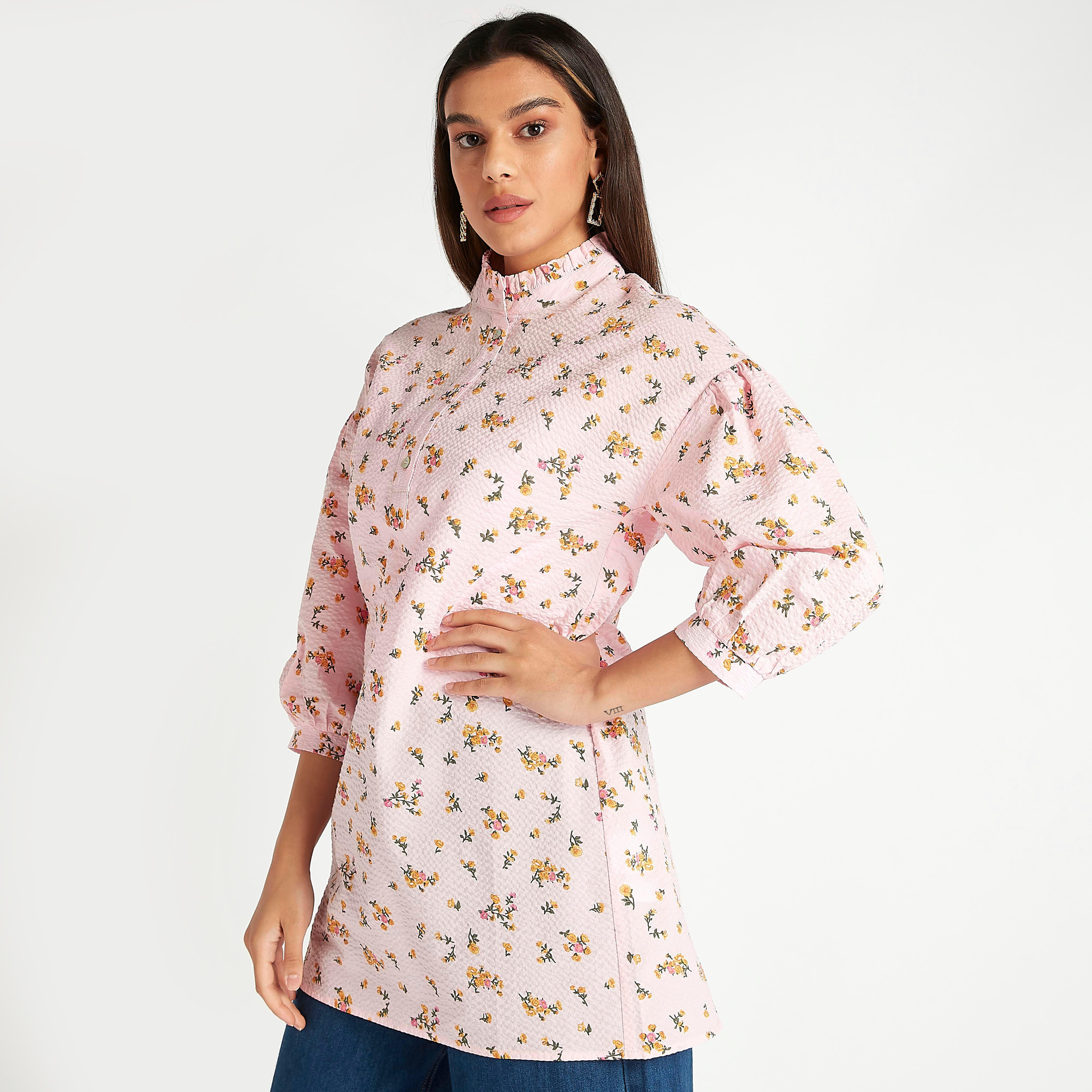قميص بأكمام طويلة وياقة عالية وطبعات أزهار-women-clothing-shirtsandblouses-shirts-image-1