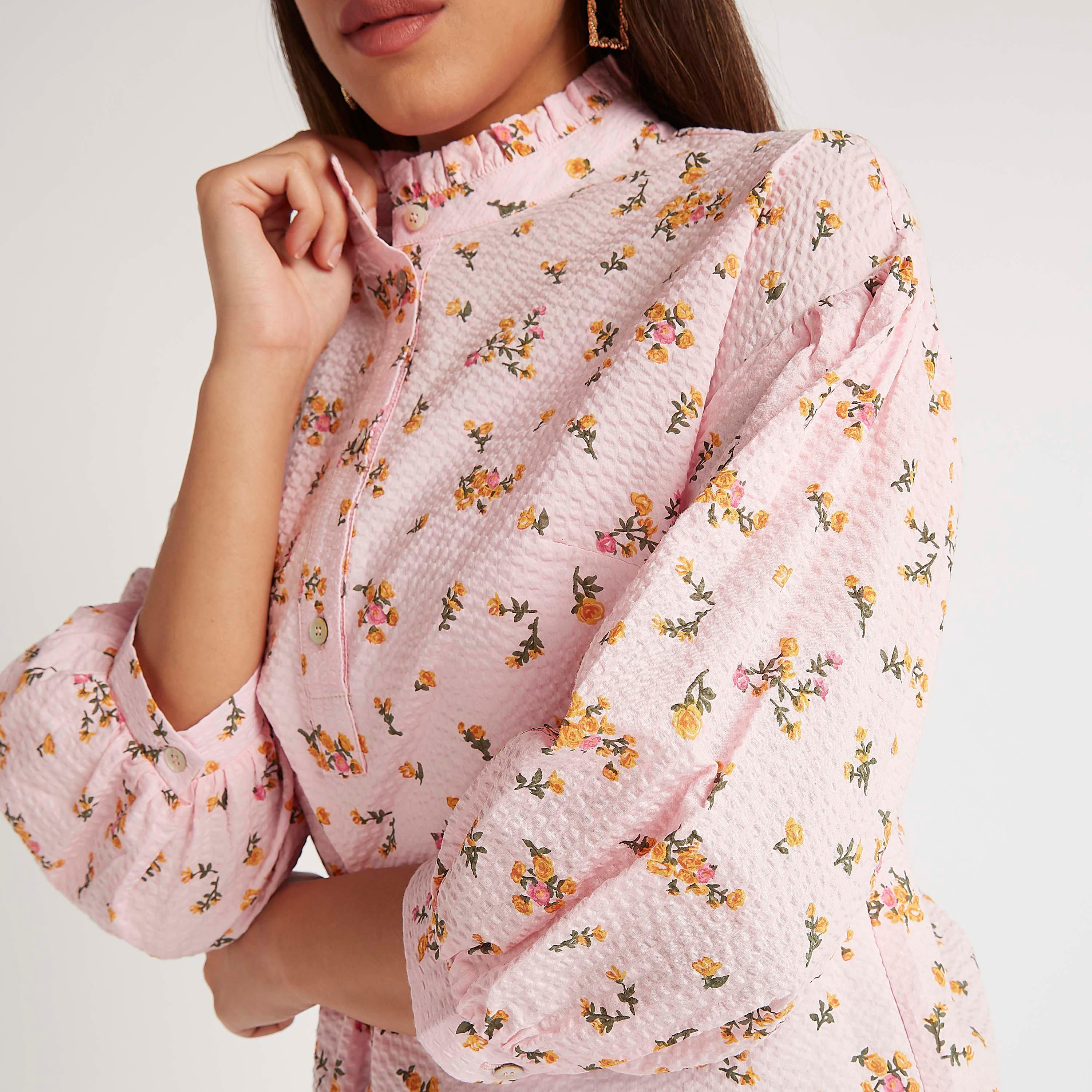 قميص بأكمام طويلة وياقة عالية وطبعات أزهار-women-clothing-shirtsandblouses-shirts-image-3