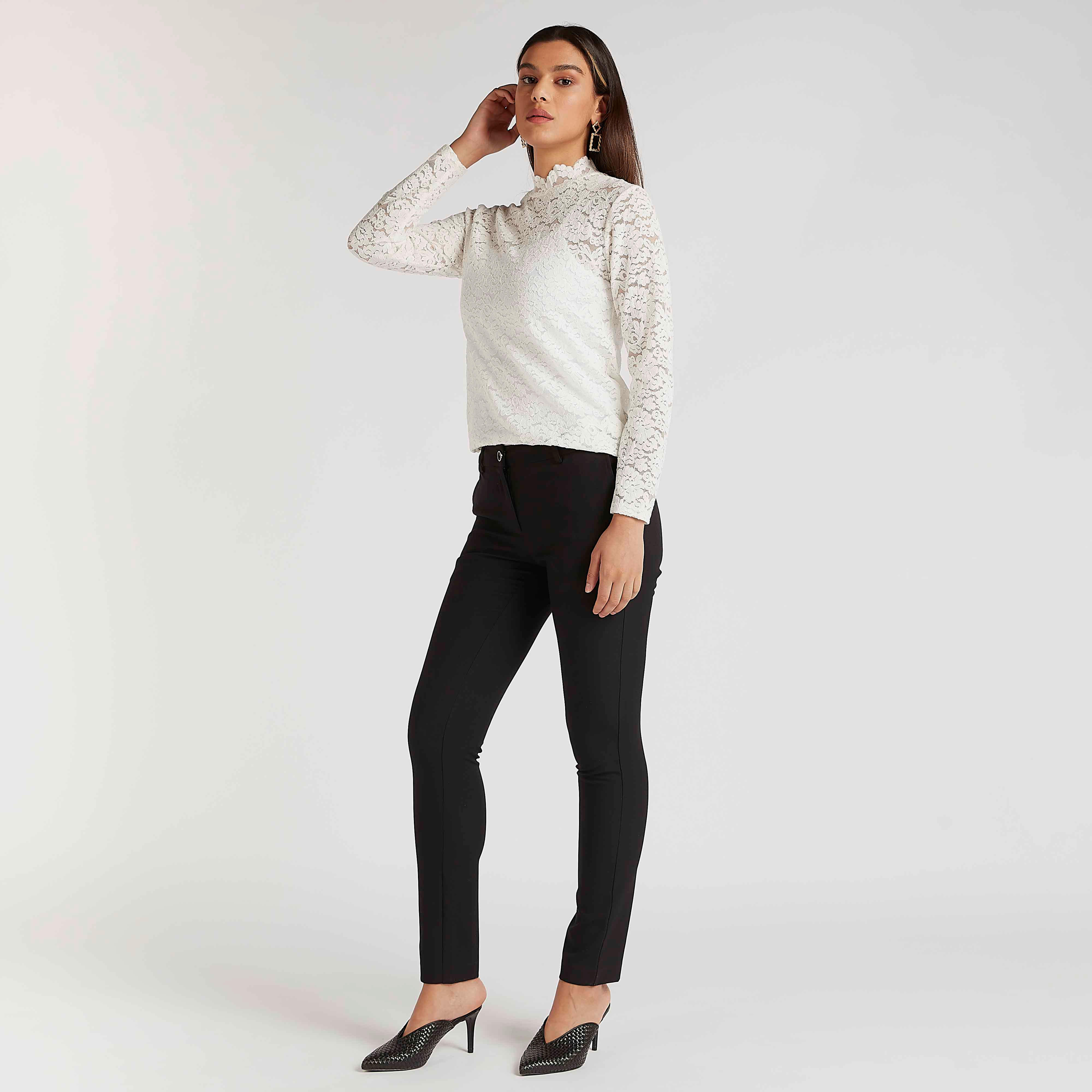 بلوزة دانتيل بأكمام طويلة وياقة عالية-women-clothing-shirtsandblouses-blouses-image-4