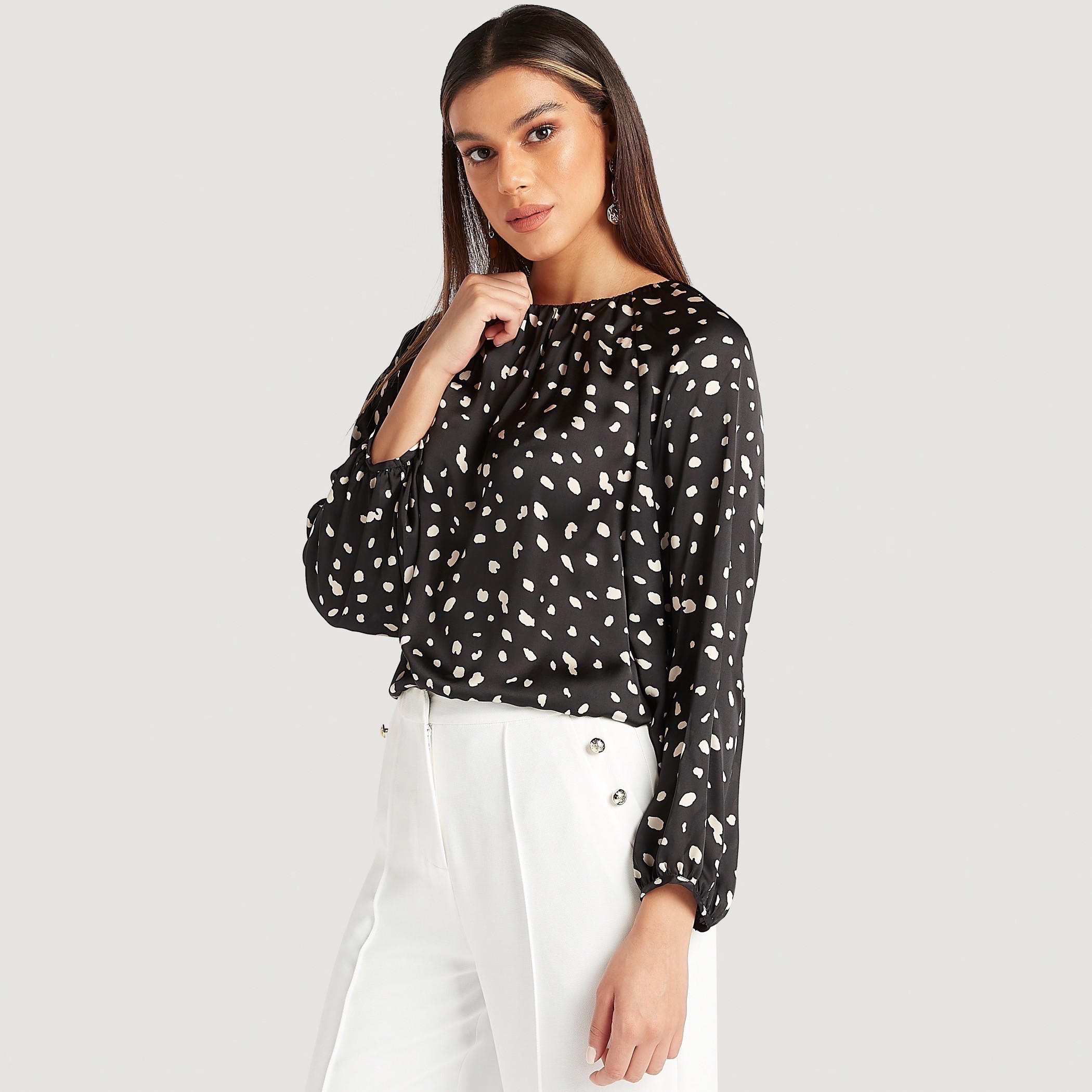 بلوزة بطبعات وأكمام طويلة مغايرة وياقة ضيّقة-women-clothing-shirtsandblouses-blouses-image-5