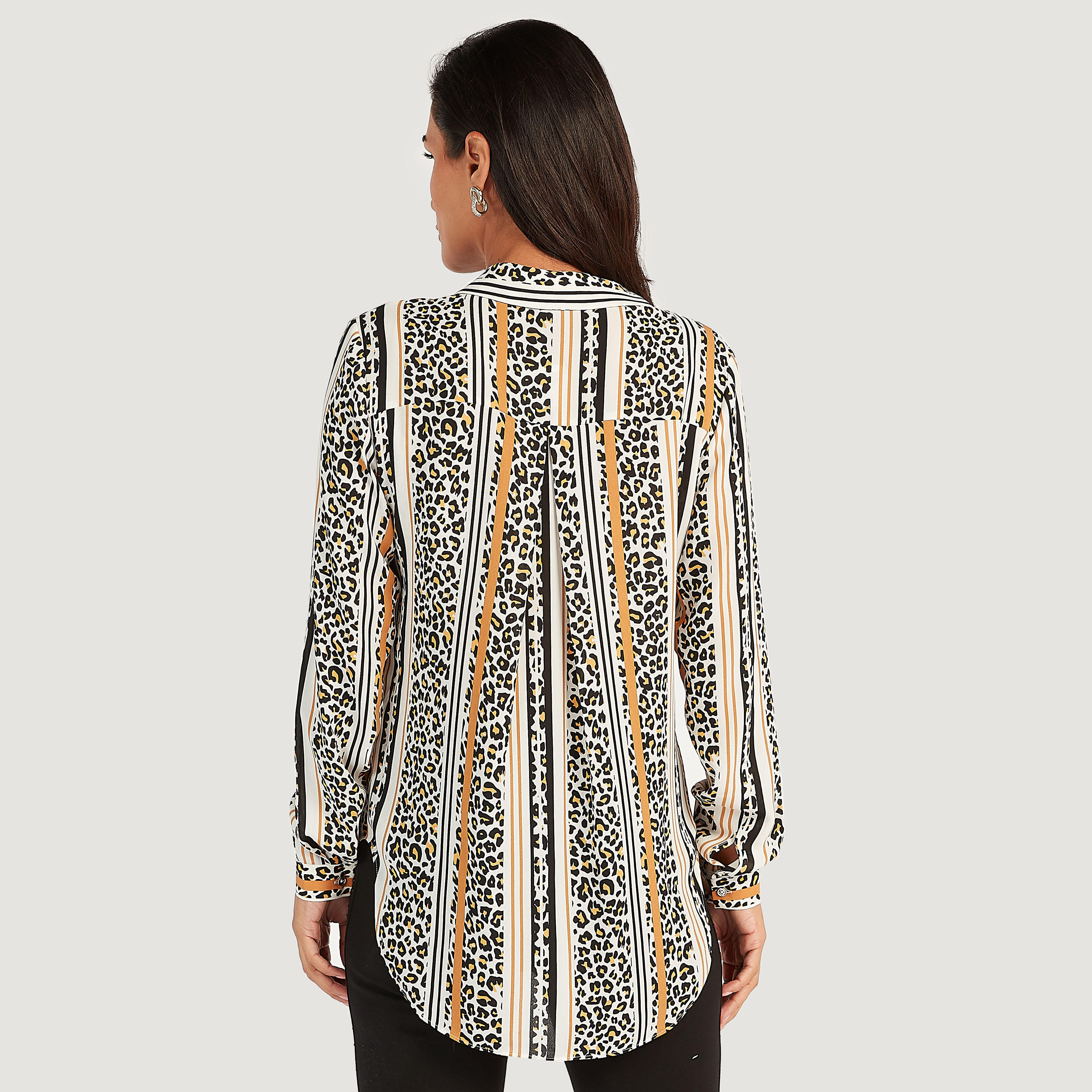 قميص بطبعات حيوانات وياقة عادية وأكمام طويلة-women-clothing-shirtsandblouses-shirts-image-4