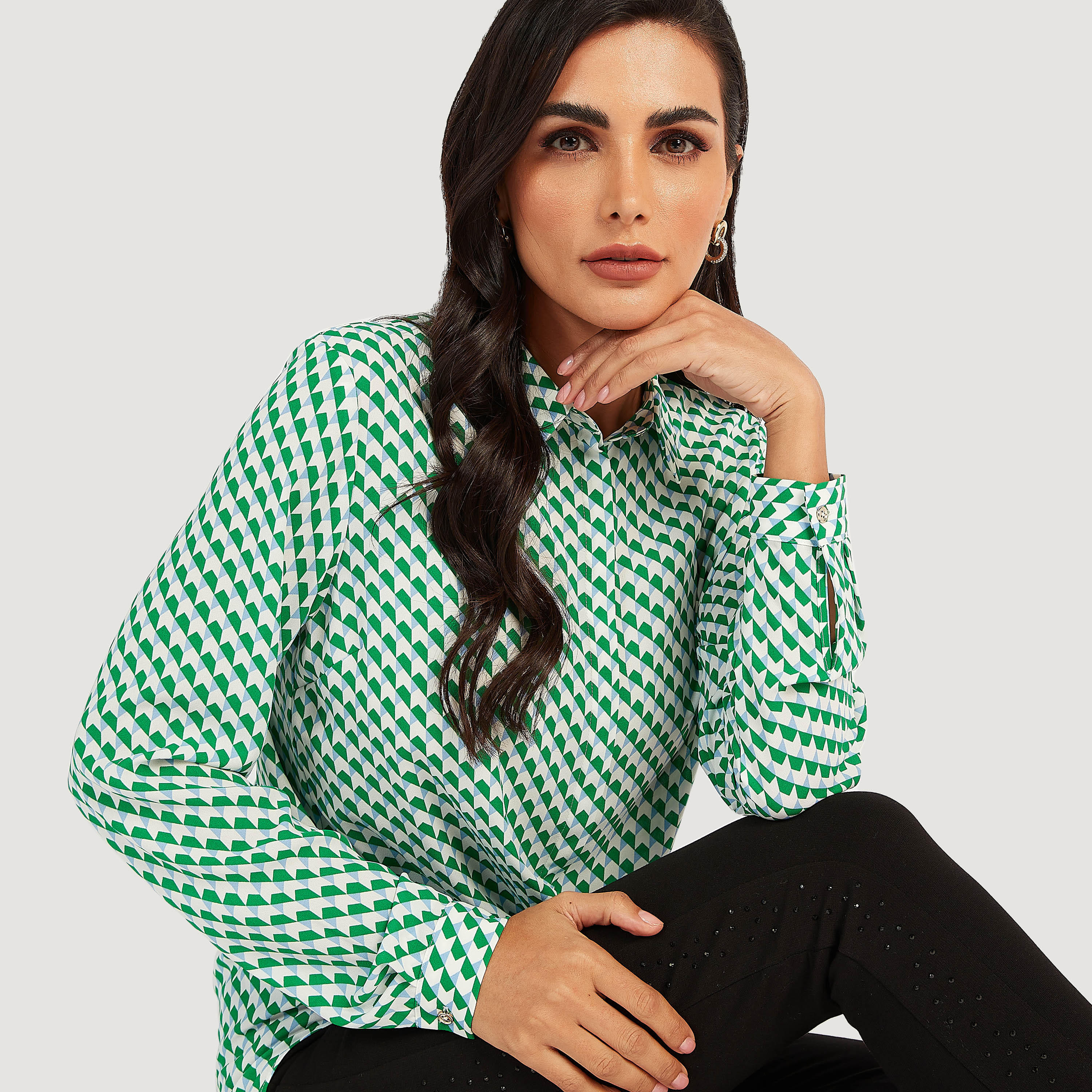 قميص بياقة عادية وأكمام طويلة وطبعات-women-clothing-shirtsandblouses-shirts-image-1