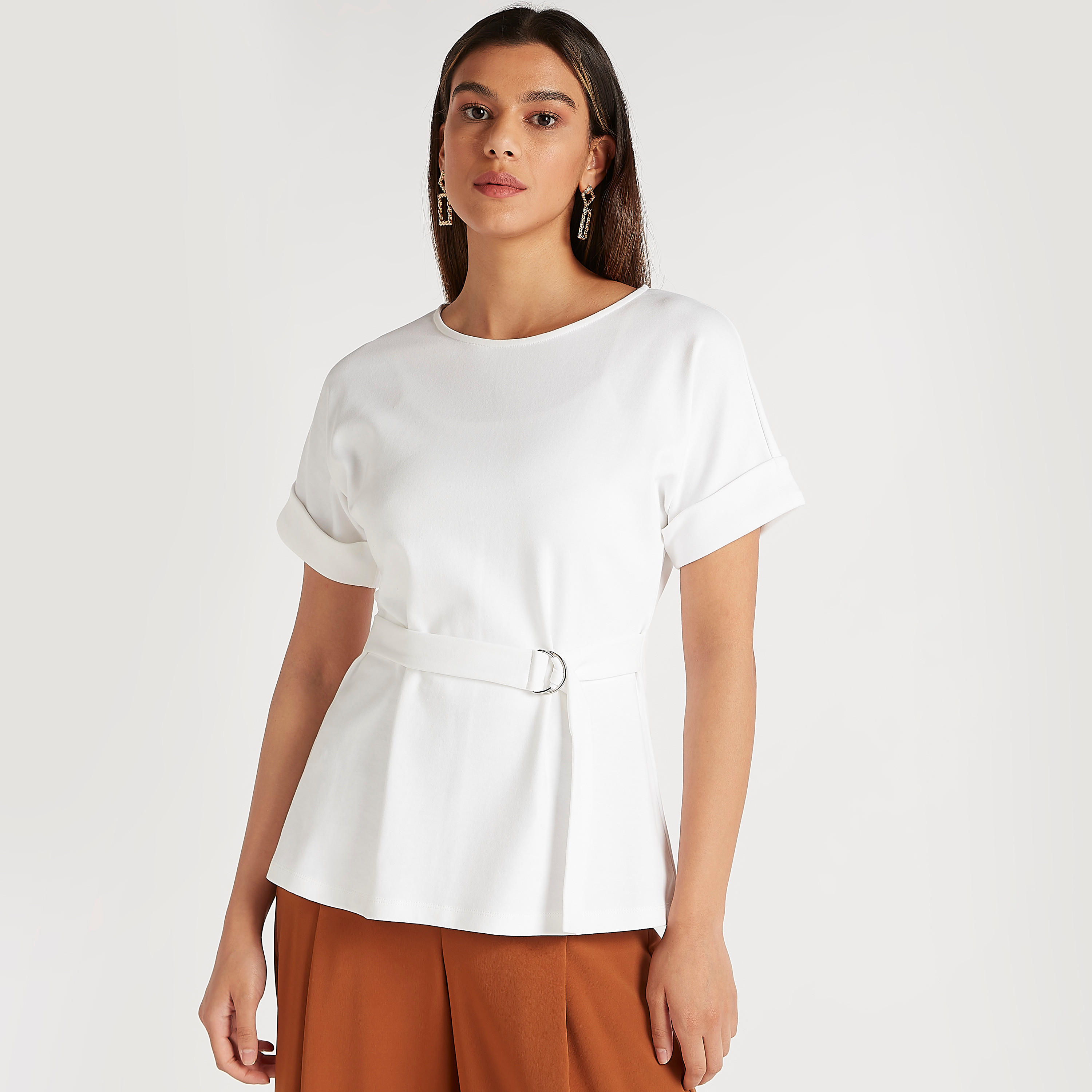بلوزة سادة بياقة مستديرة وأكمام قصيرة وحزام-women-clothing-shirtsandblouses-blouses-image-6